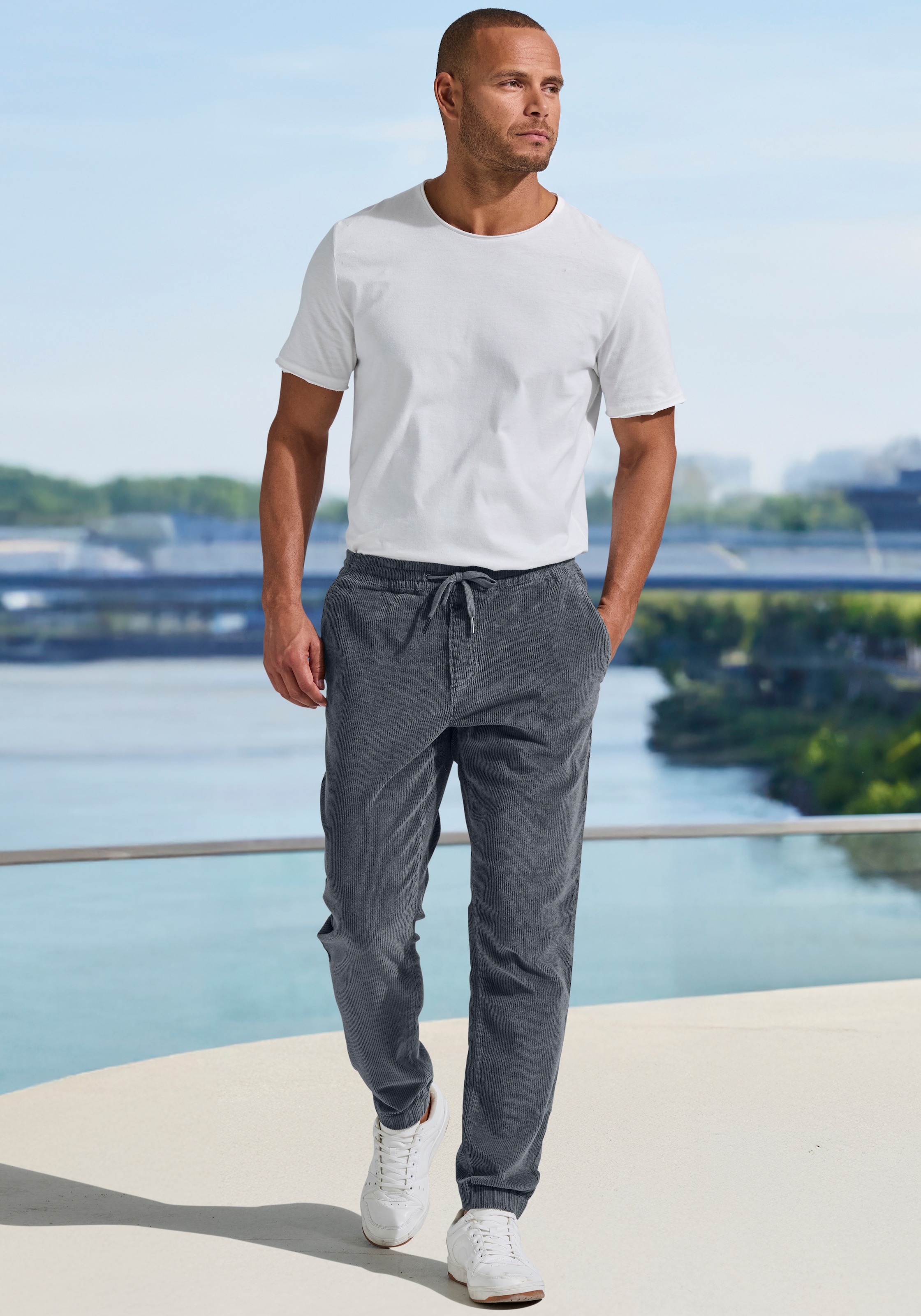 John Devin Pantalon de jogging »bis Grösse 5XL - elastische Cordhose«  pantalon de jogging en velours côtelé stretch
