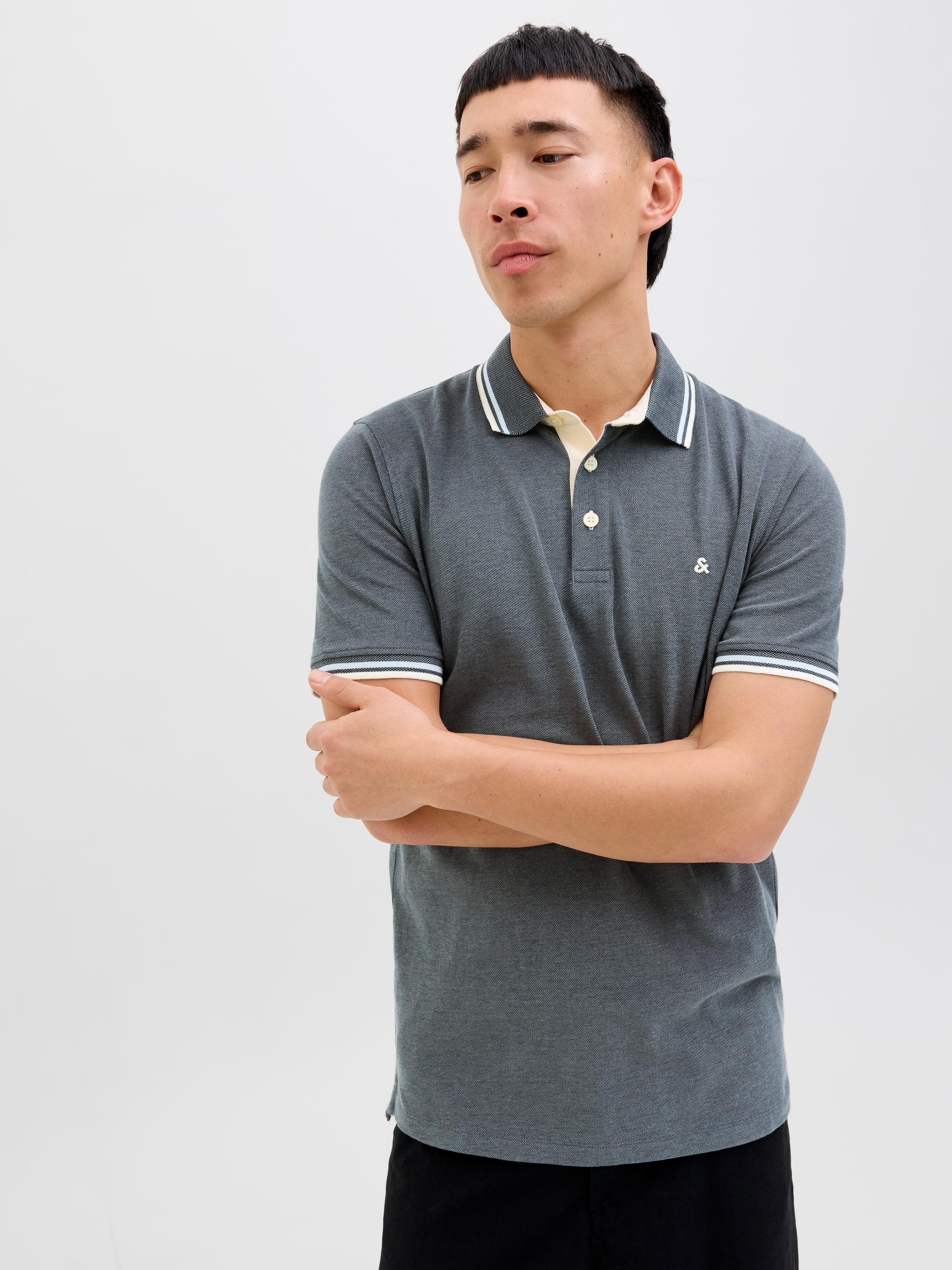 Jack & Jones Poloshirt »JJEPAULOS  Poloshirt mit klassischem Kragen und figurbetonter Form« Logostickerei, modisch, schmal, Baumwolle, Polokragen