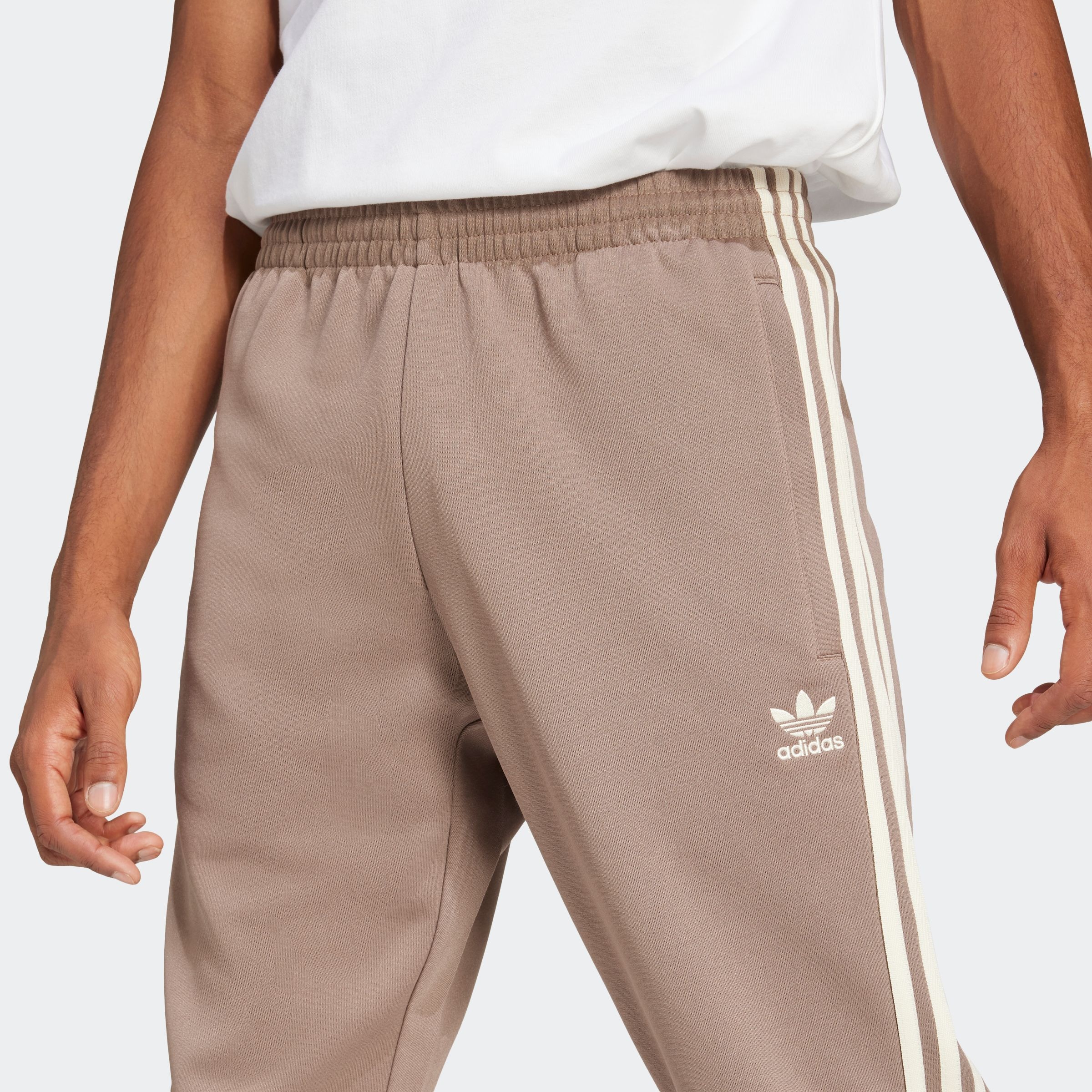 adidas Originals Sporthose »ADICOLOR CLASSICS SST«, (1 tlg.), Superstar, Retro Look, weiches Material