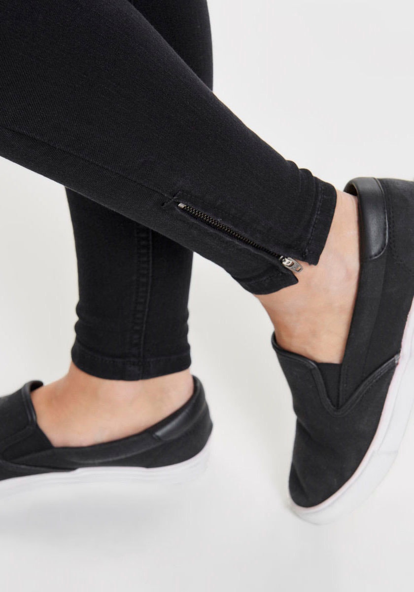 ONLY Ankle-Jeans »ONLKENDELL ETERNAL LIFE ANKLE BLACK NOOS«, mit Zipper am Saum