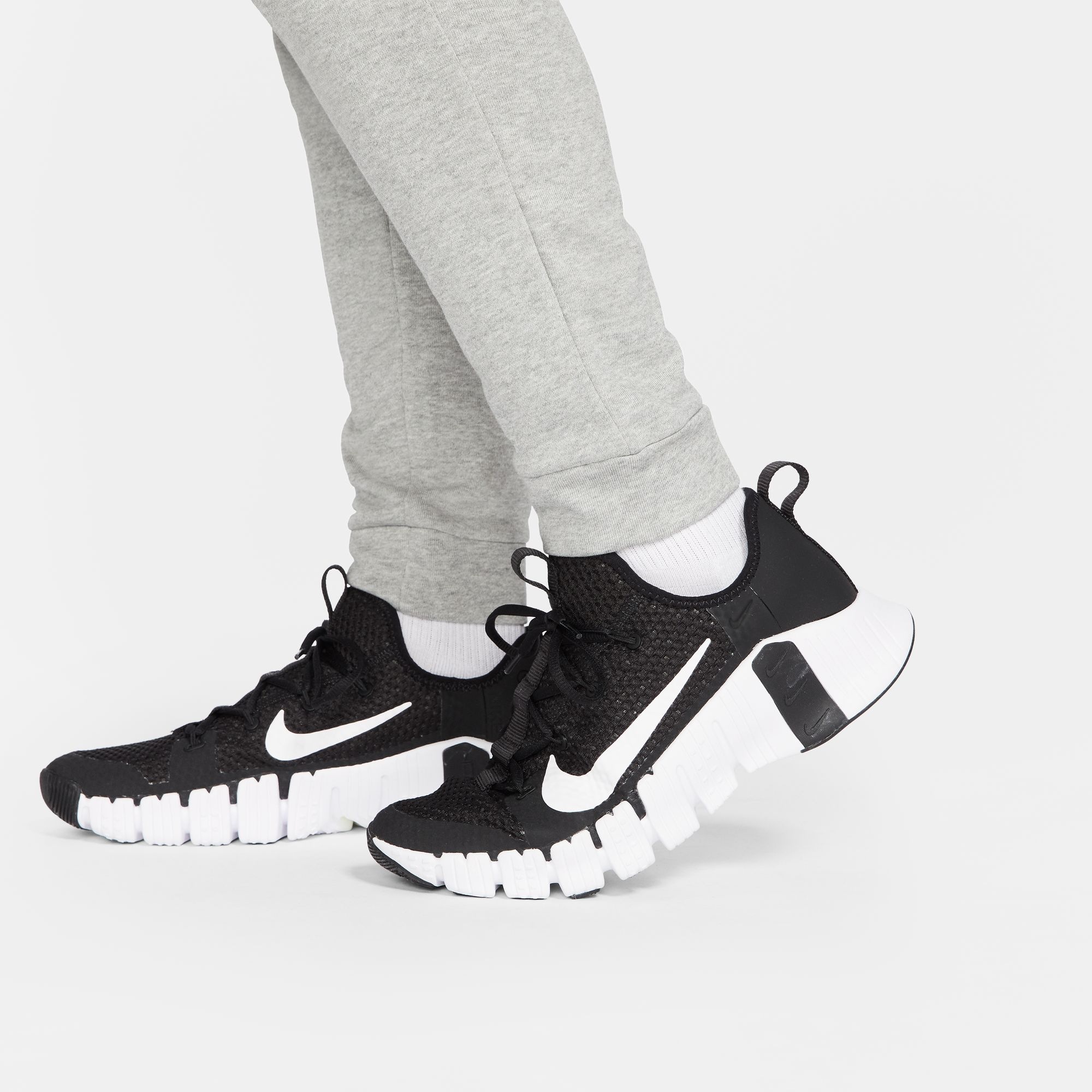 Nike Trainingshose »DRI-FIT MEN'S TAPERED TRAINING PANTS«