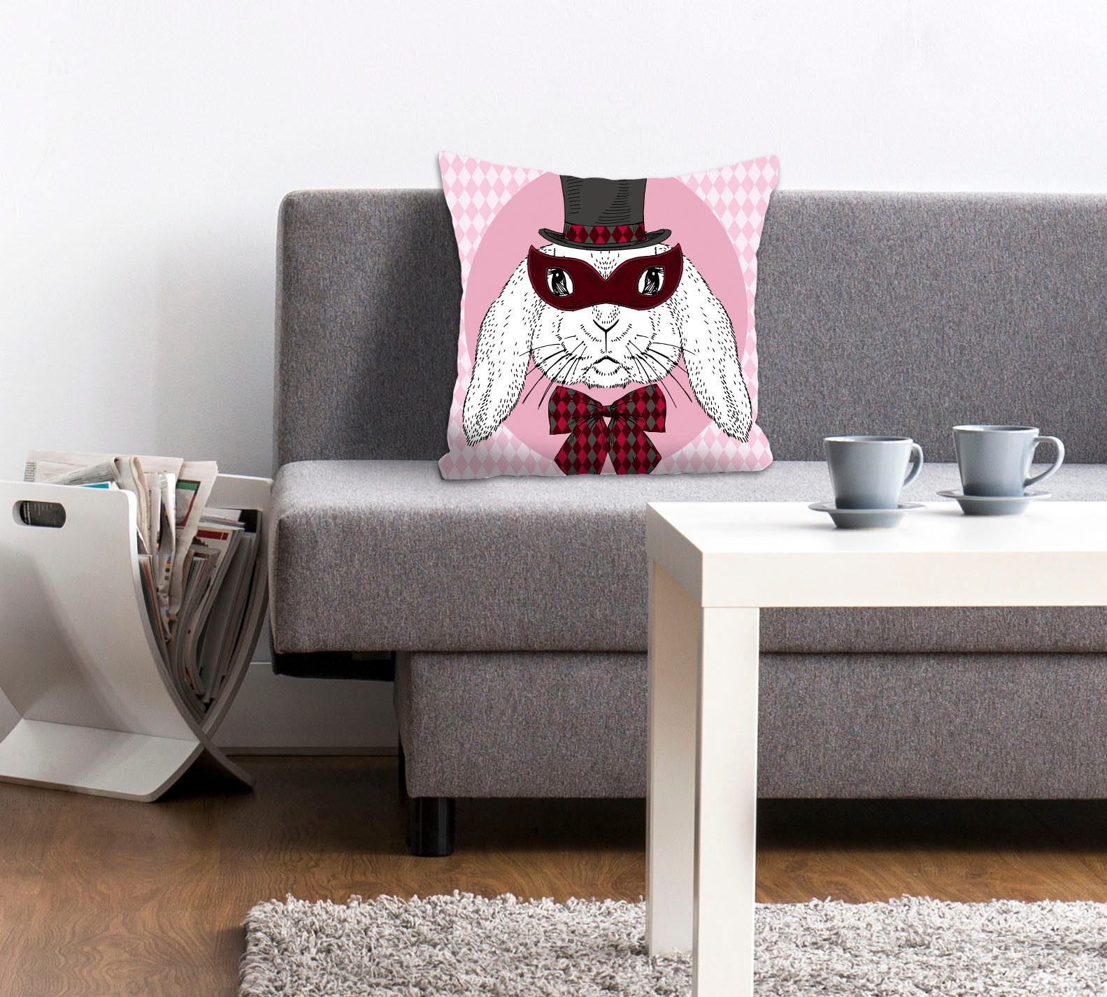 Image of queence Dekokissen "Bunny Holmes" mit einem Detektiv Hasen