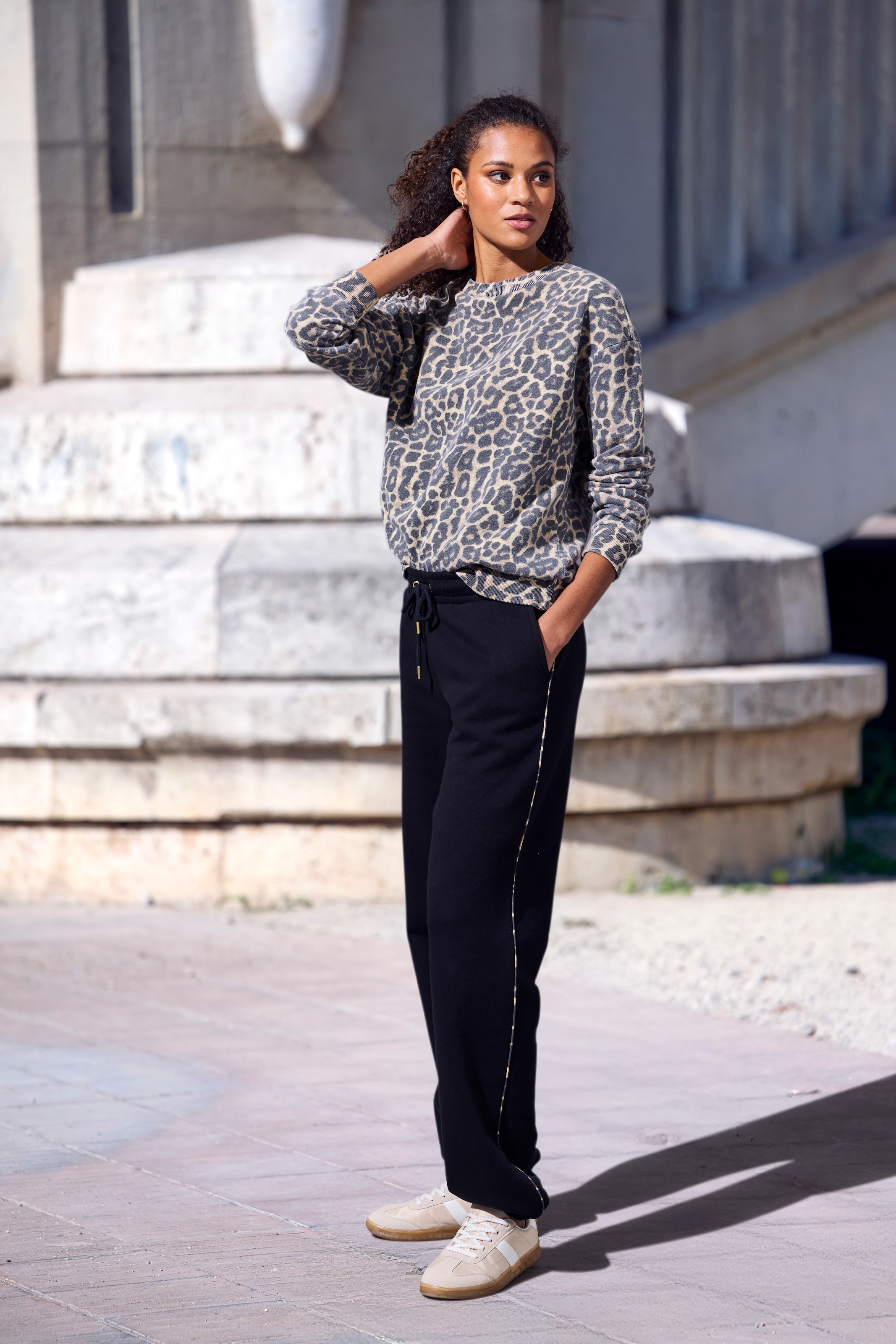 Buffalo Pantalon sweat »Loungehose«  avec bande latérale