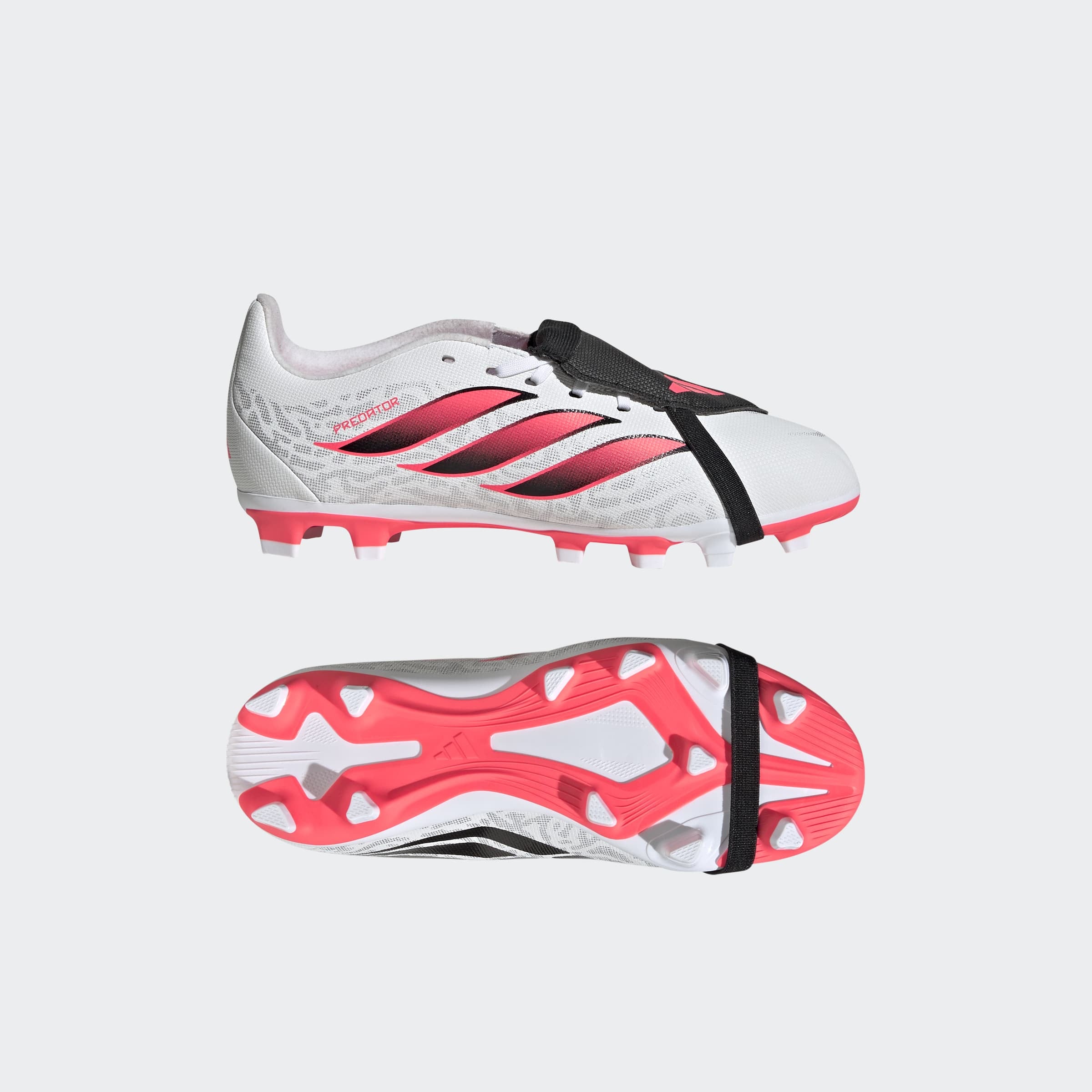 adidas Performance Chaussure de football »PREDATOR CLUB KIDS , FESTE BÖDEN/MULTI GROUND, UMSCHLAGBARE ZUNGE«  adapté à de nombreux types de sols, pour adolescents et enfants