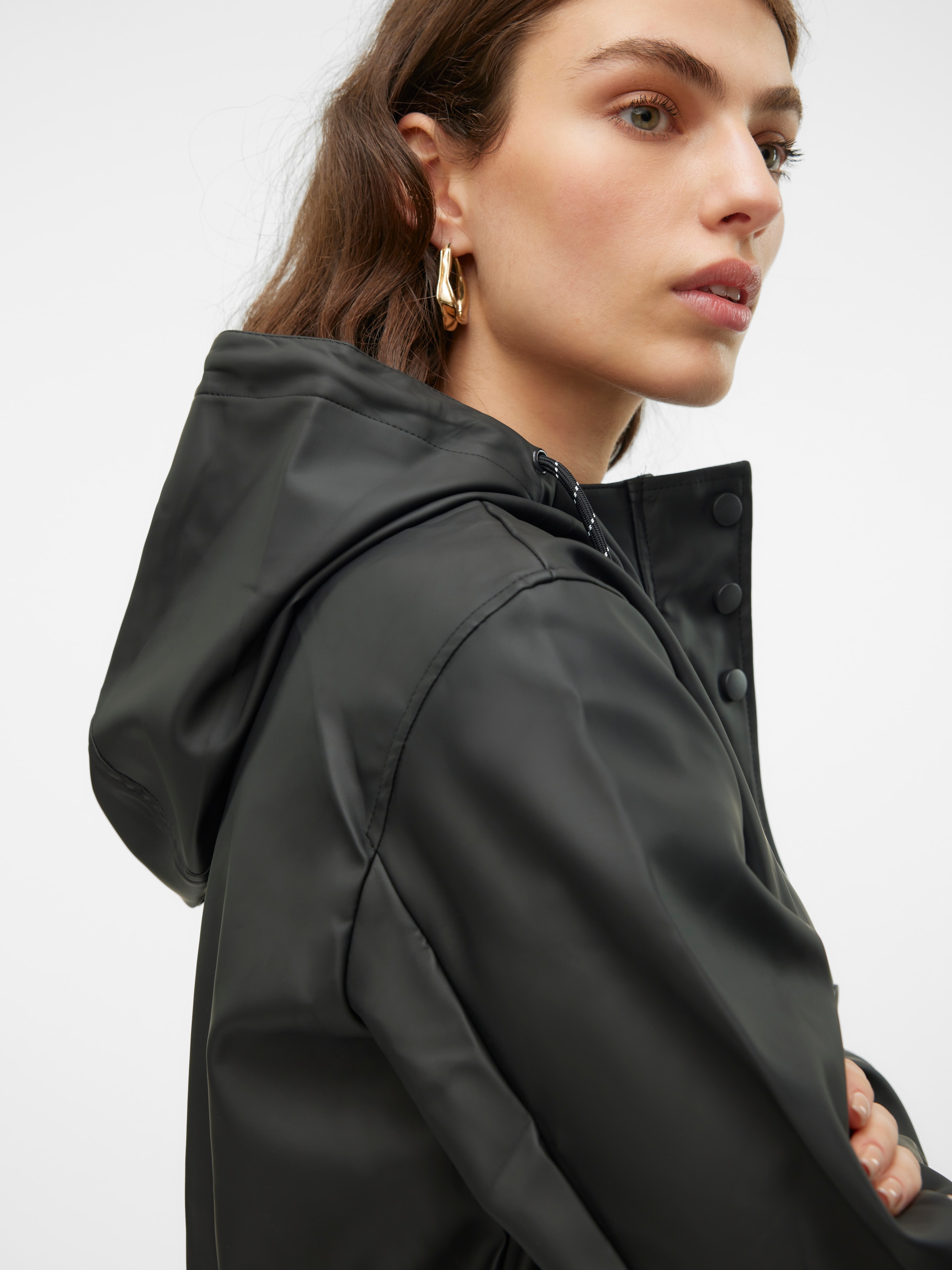 Vero Moda Regenjacke »VMMALOU COATED JACKET« mit Kapuze Lederimitat