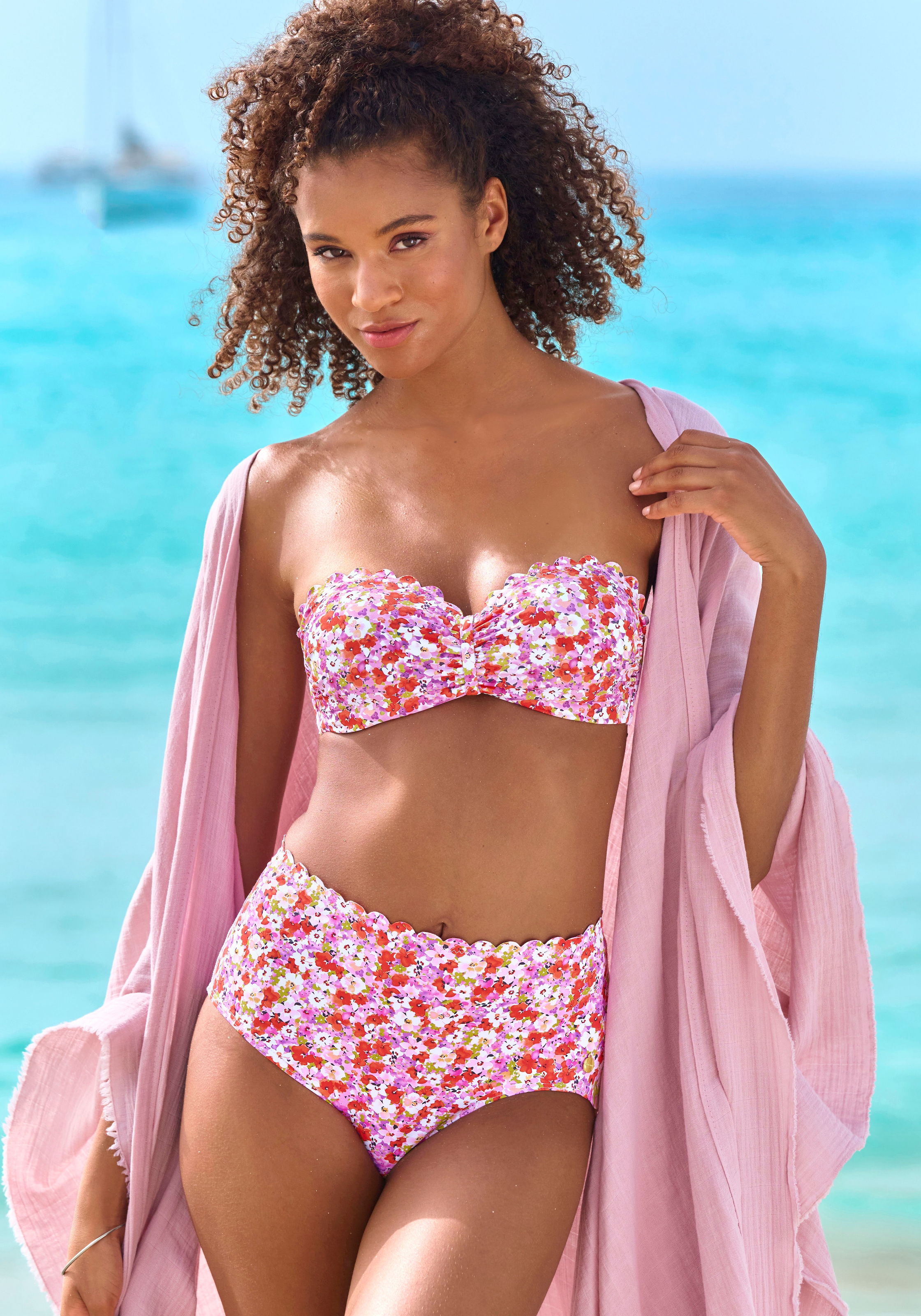 Image of LASCANA Highwaist-Bikini-Hose "Jasmin" im Blümchen-Druck