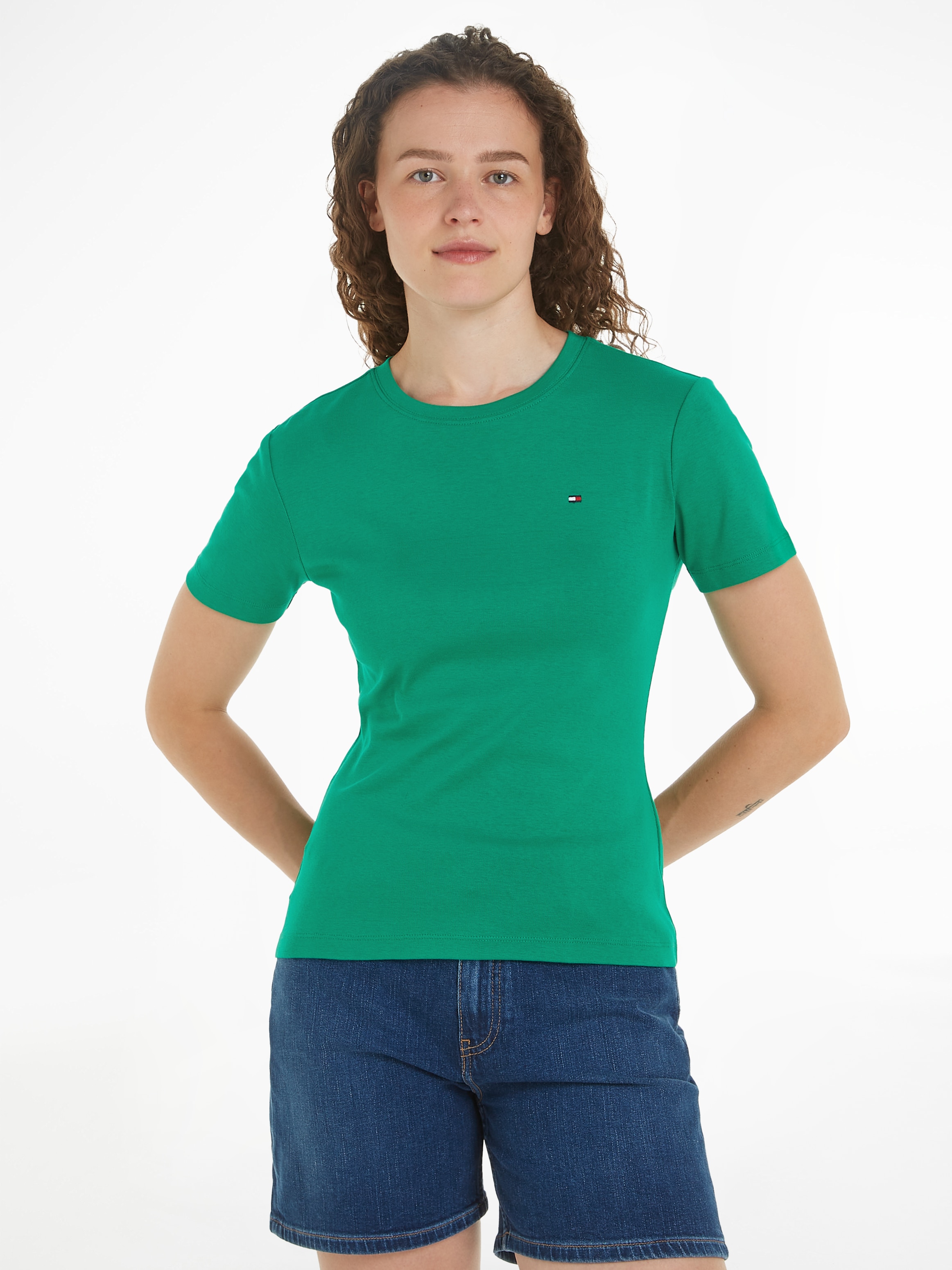 ♕ Tommy Hilfiger T-Shirt bestellen C-NK mit »NEW versandkostenfrei SLIM Logostickerei CODY SS«