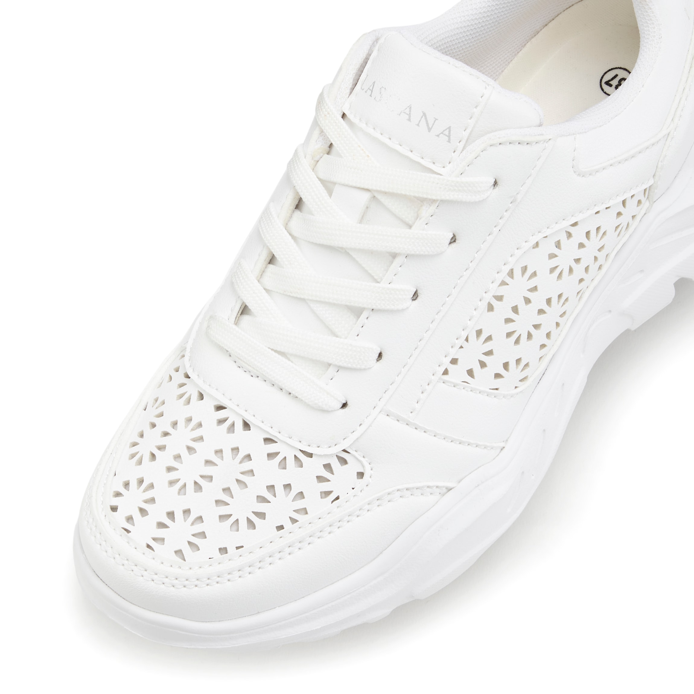 LASCANA Sneaker, Freizeitschuh, Halbschuh mit kleinen Cut-Outs und Chunky Sohle VEGAN