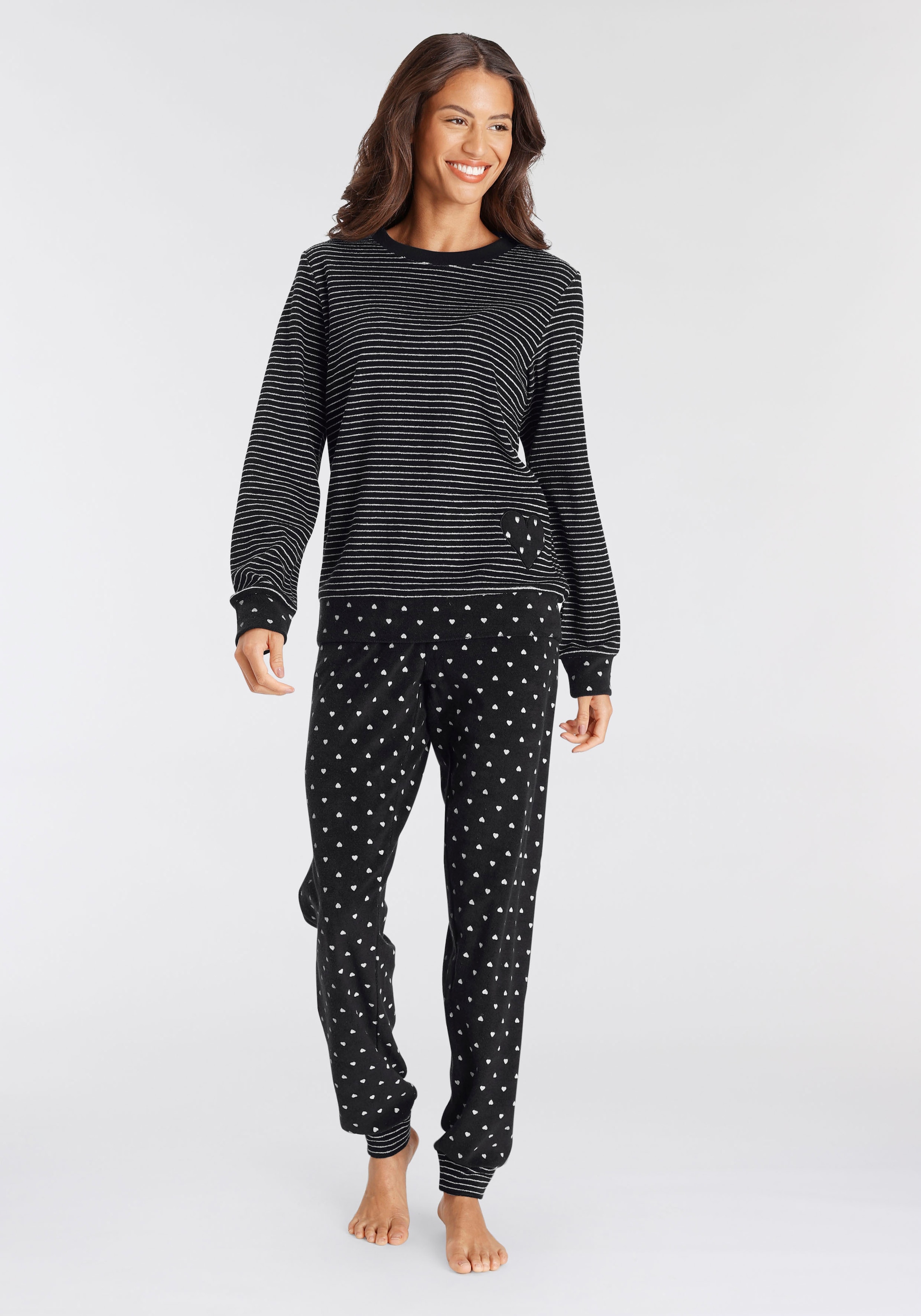 Image of Vivance Dreams Pyjama Set, 2 tlg. aus weichem Frottée mit Streifen und Herzen