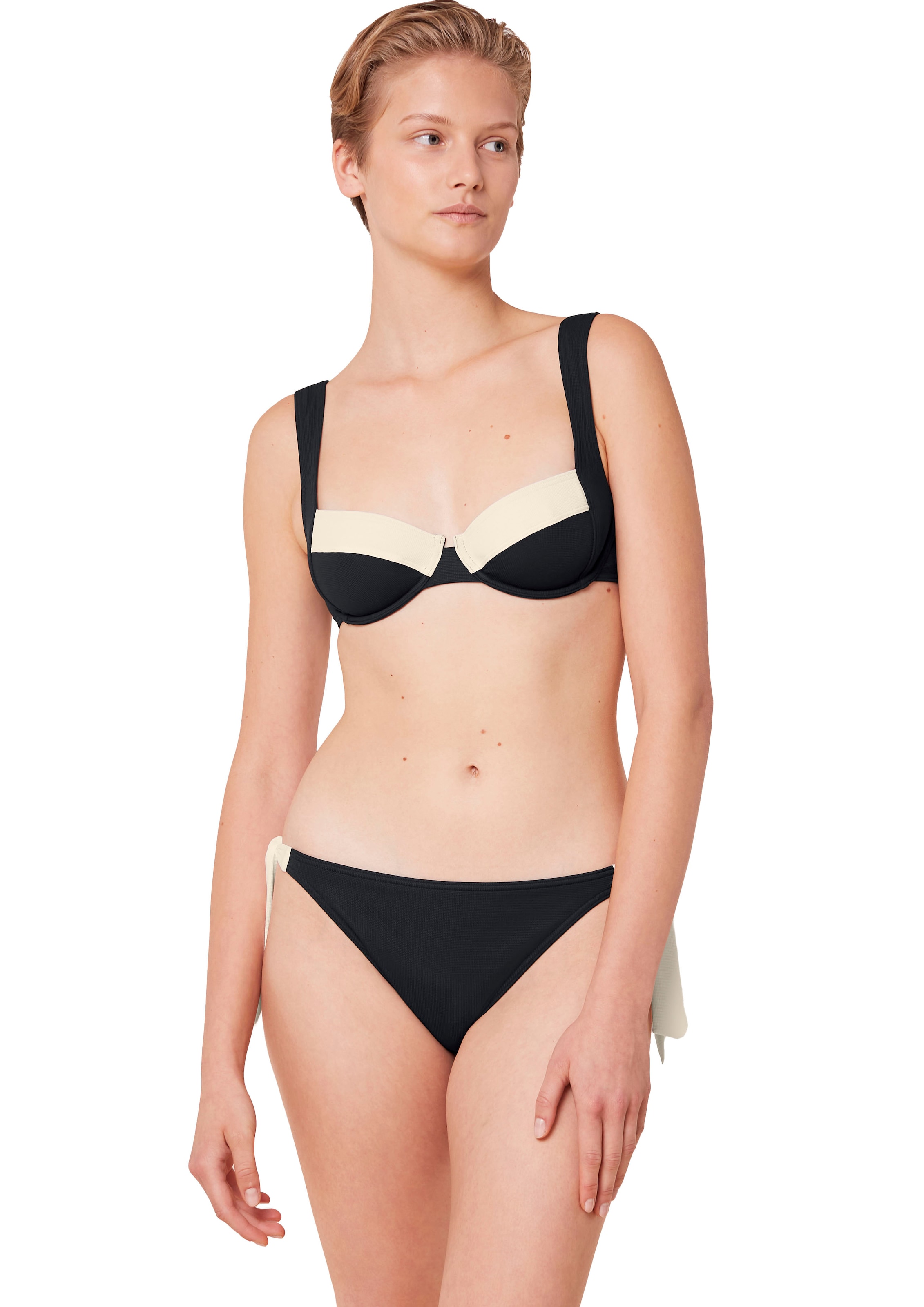 Triumph Balconette-Bikini-Top »Summer Glow W 02 sd«, Struktur-Piqué mit schmeichelhaft geschnittenem Dekolleté, zweifarbig