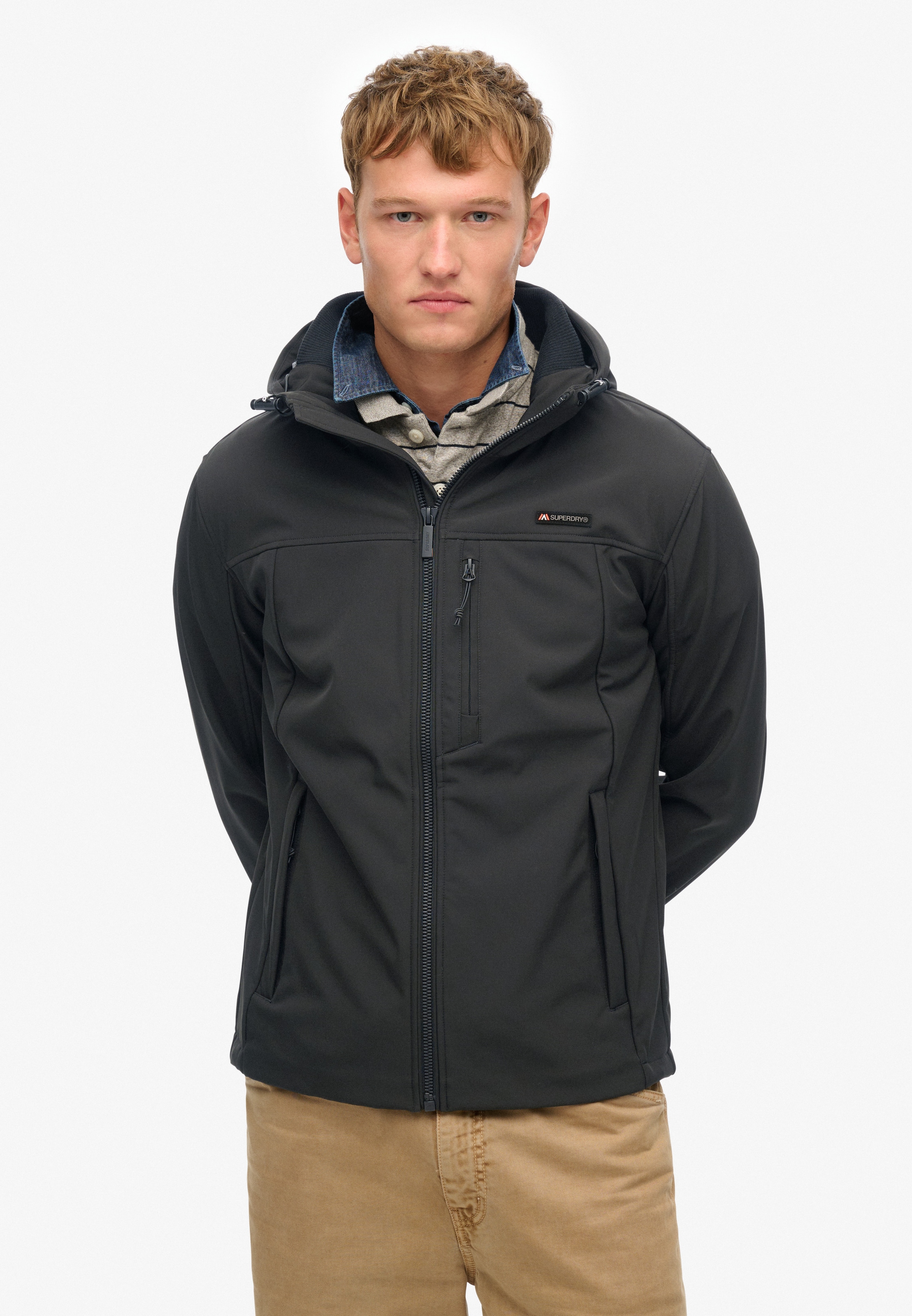 Superdry Outdoorjacke »HOODED SOFT SHELL TREKKER JKT«, mit Kapuze