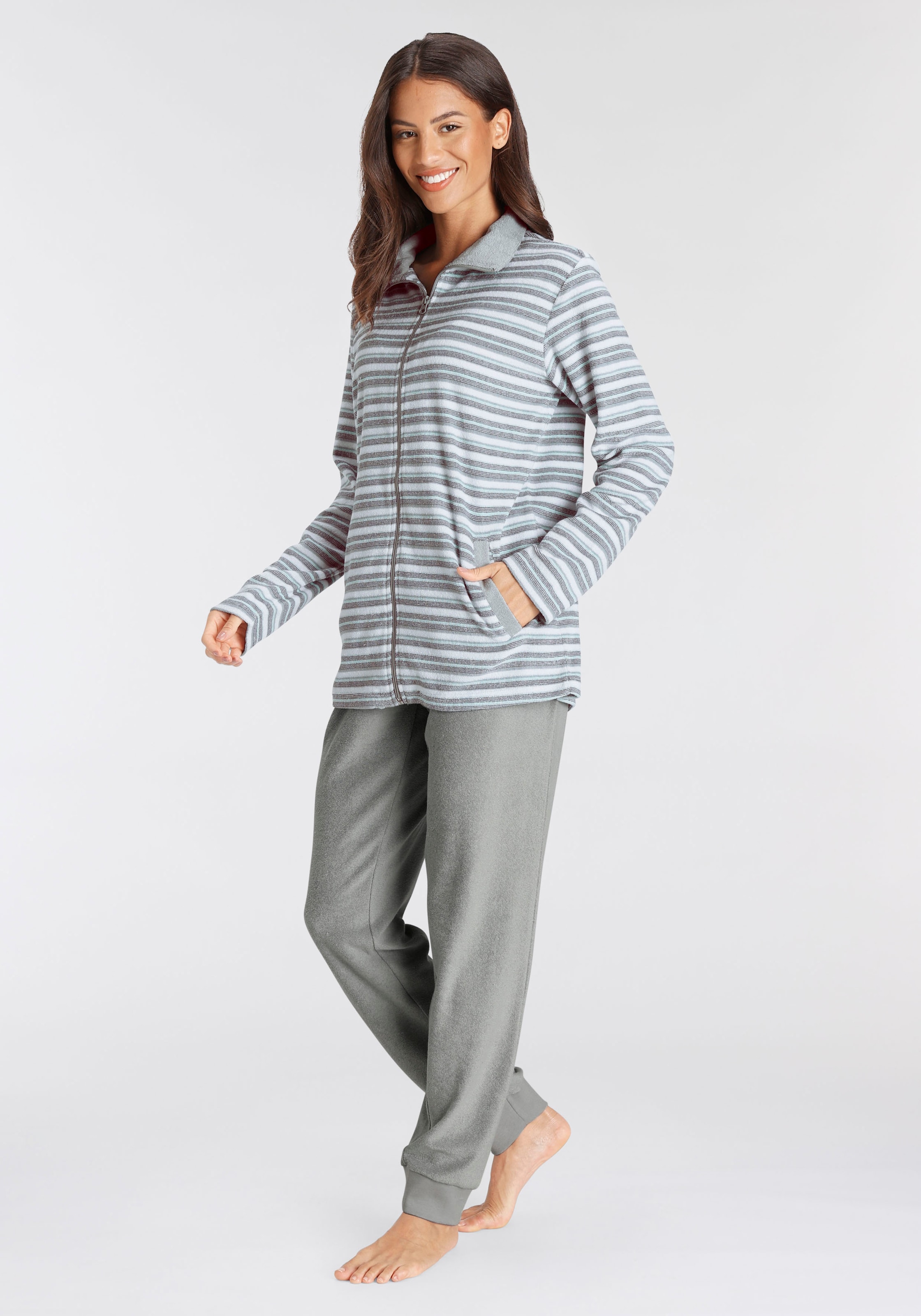 Image of Vivance Dreams Pyjama Set, 2 tlg. aus weichem Frottée mit Reissverschluss