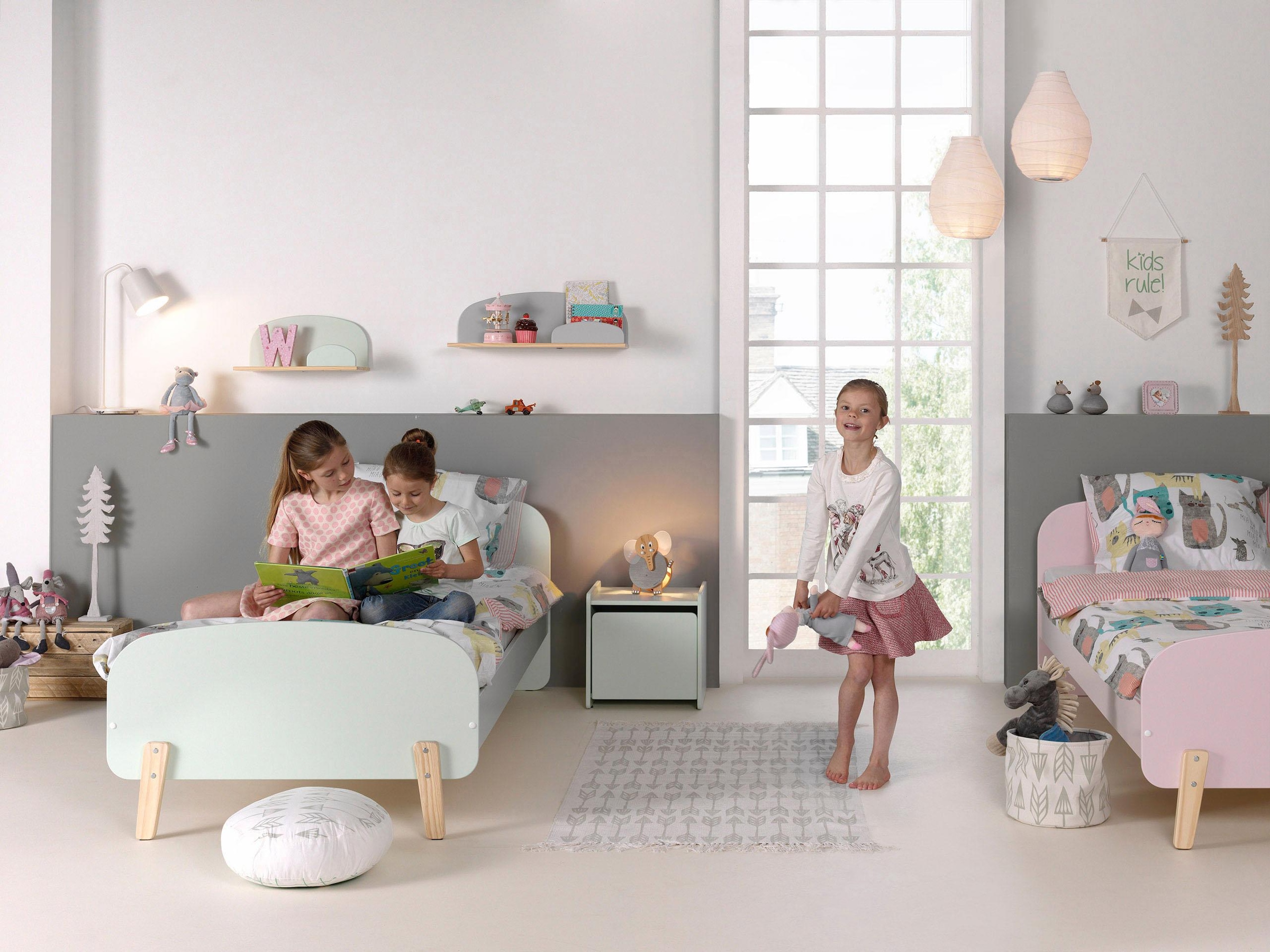 Vipack Kinderbett »Kiddy, inkl. Rolllattenrost, Liegefläche 90/200 cm«, (B/H/T ca. 205x72x94cm, gerundetes Kopf-/Fussteil, verschiedene Farben), gradliniges Design in Retro-Optik, hochwertiges MDF lackiert