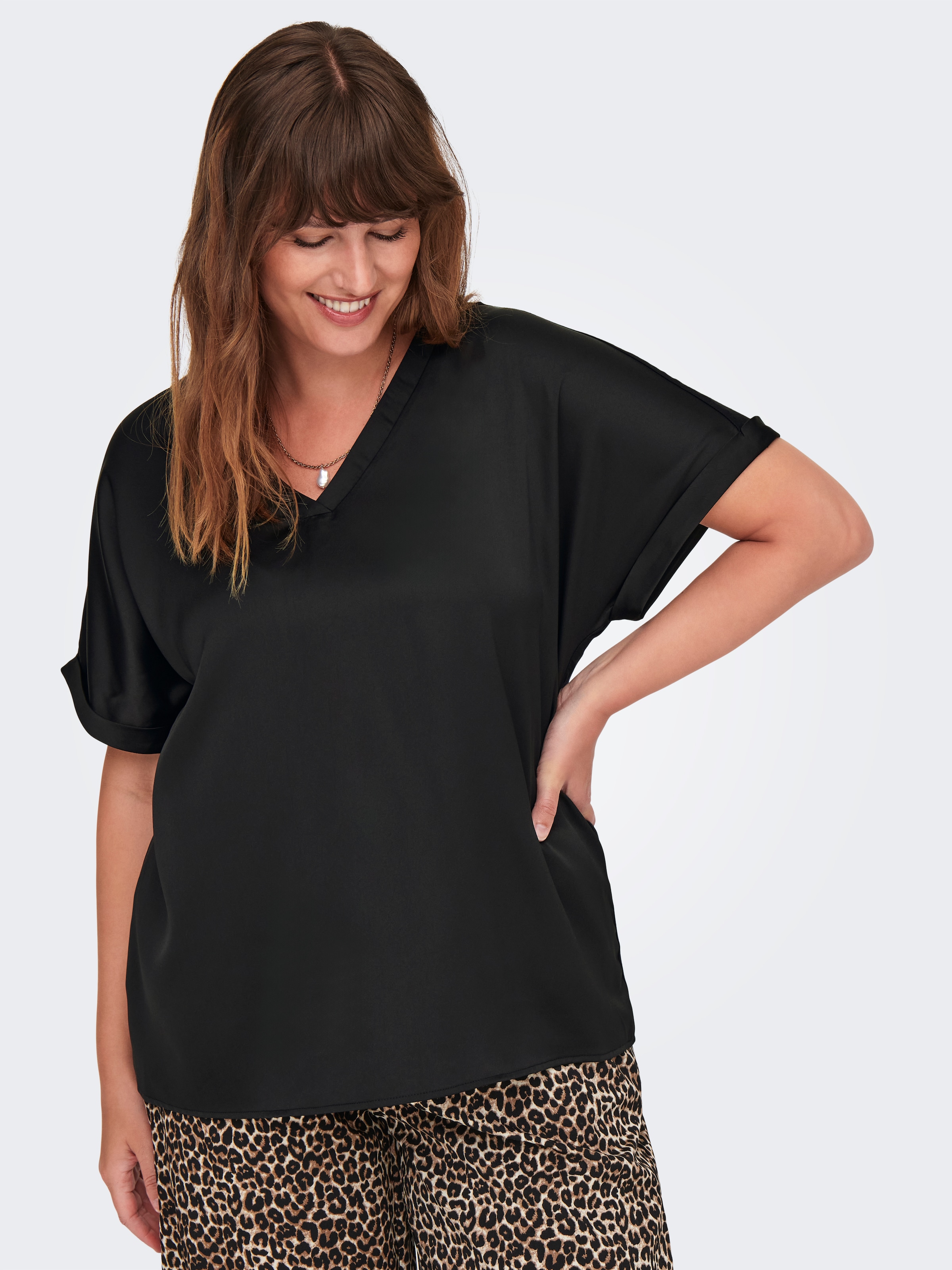 Image of ONLY CARMAKOMA Shirtbluse "CARBRYNJA LIFE S/S IN-ONE TOP WVN" in glänzender Optik