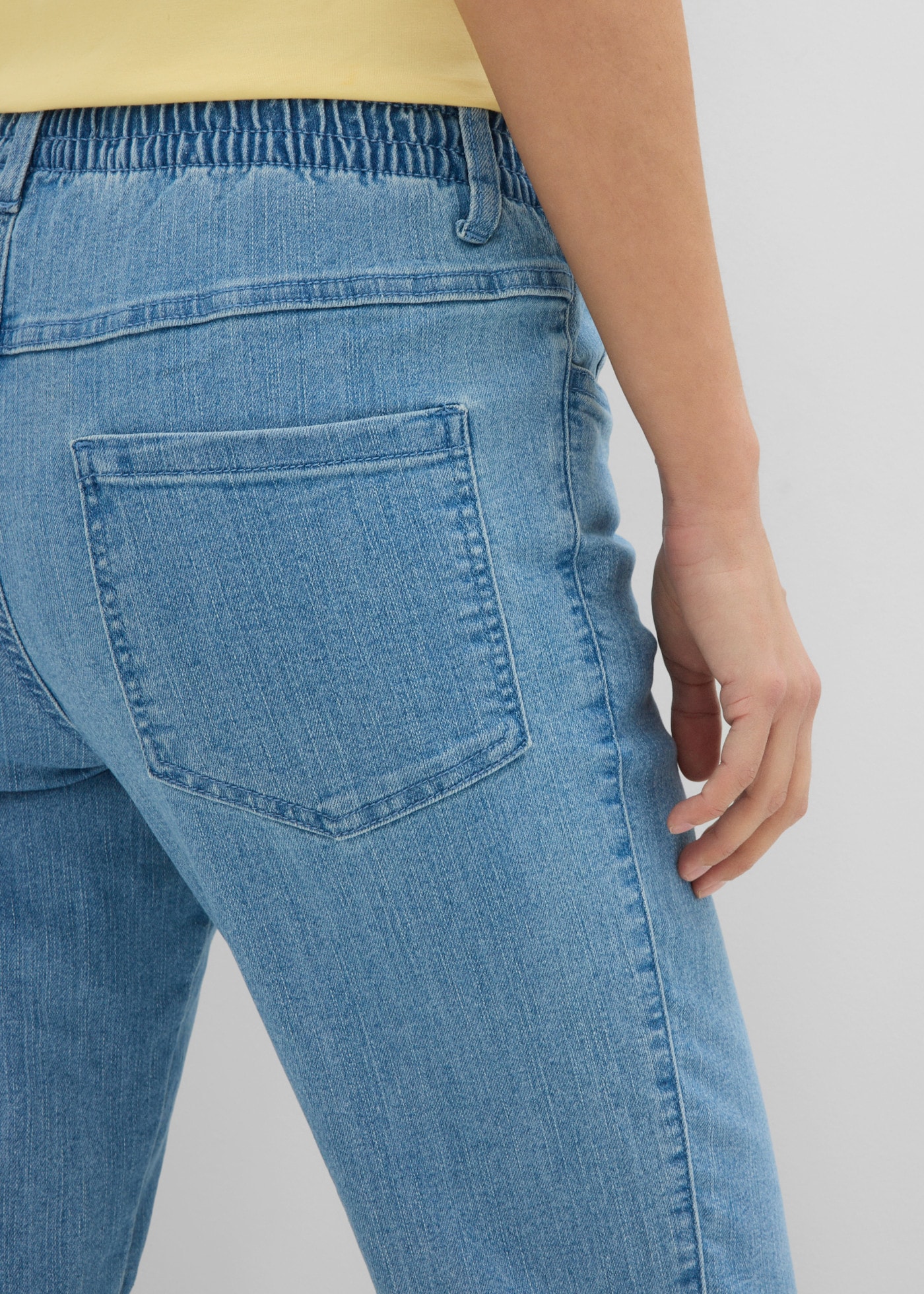 bonprix Jeans droit Paquet, 2 gerades Bein, mit erhöhtem Gummibund, in Stretch-Qualität