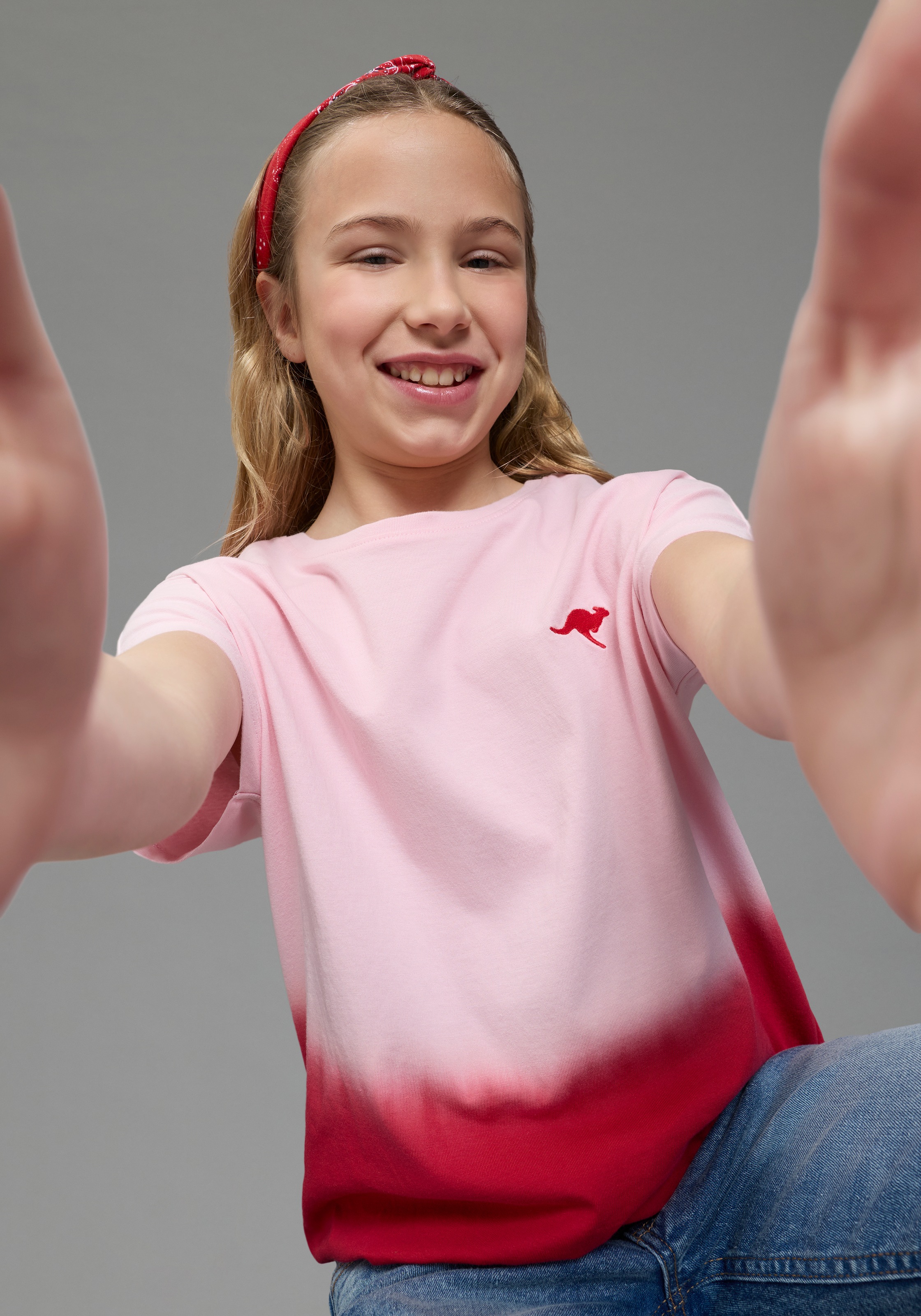 KangaROOS T-Shirt »mit Farbverlauf und Logodruck« Kurzarm,  weite Fledermausärmel,  modisches Batikmuster