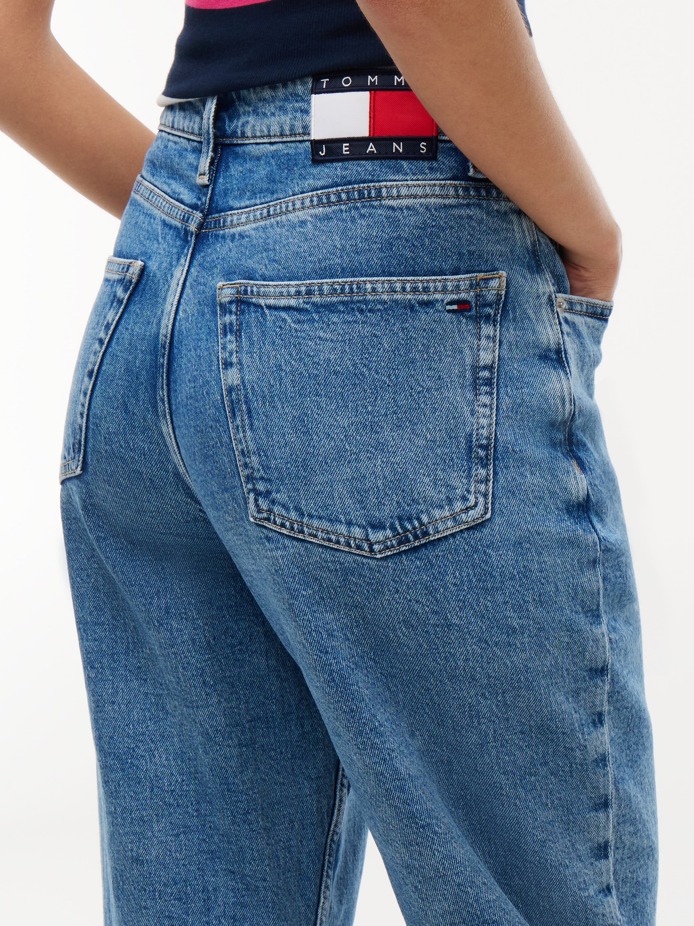 Tommy Jeans Mom-Jeans »90'S MOM HIGH TAPERED BJ4138« Baumwollmischung