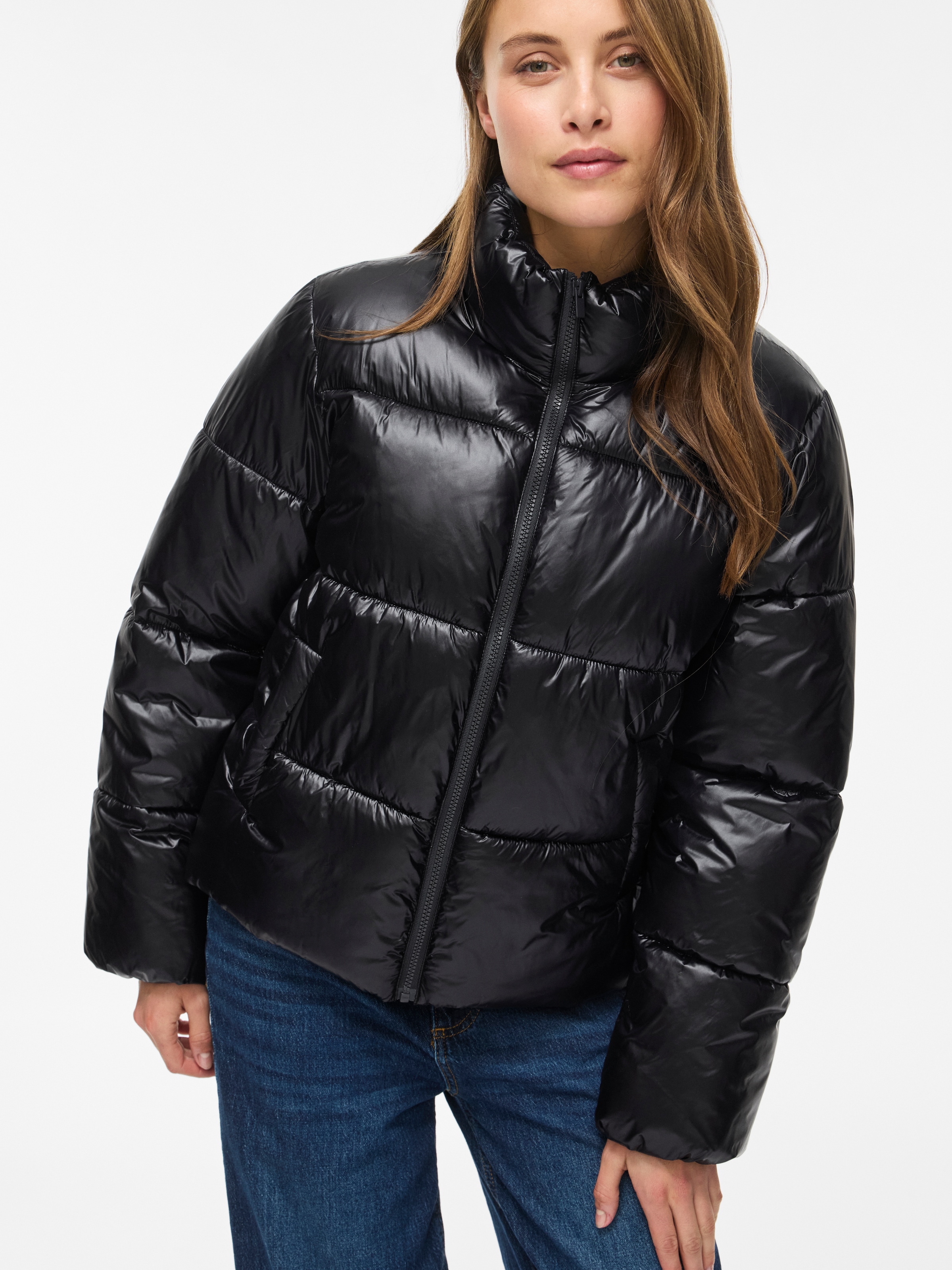 Image of Vila Steppjacke "VILYCHEE L/S SHORT PUFFER/TB" Kunstfaser, hoher Stehkragen