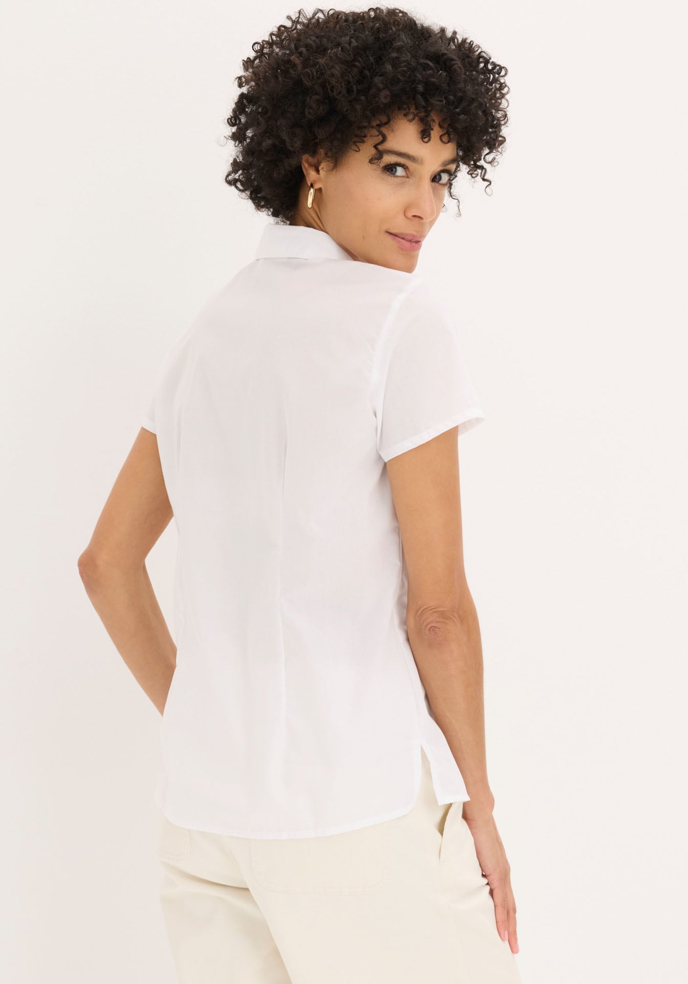 bonprix Blouse à manches courtes regular fit, style élégant, col chemise