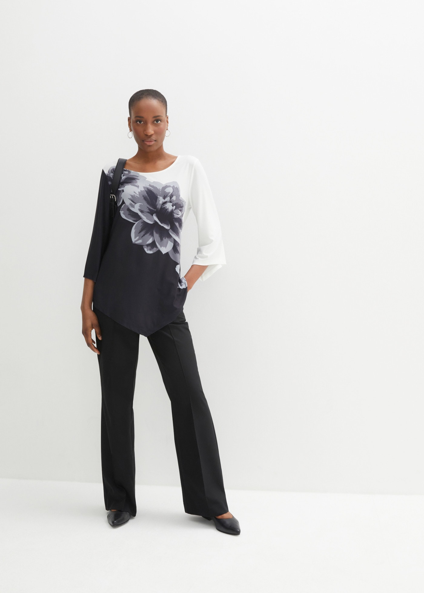 bonprix T-shirt tunique coupe ample, manches 3/4, avec ourlet pointu, facile d'entretien