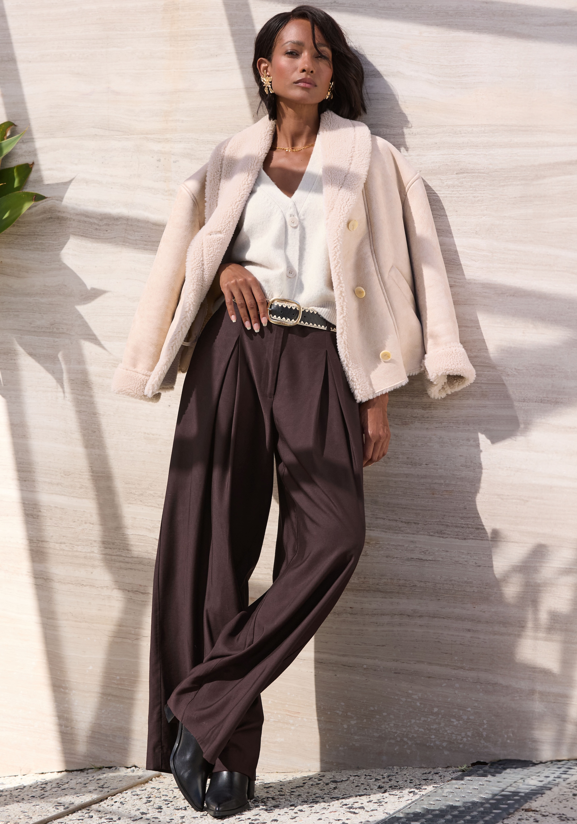 French Connection Pantalon à pinces »mit luftig-weitem Bein«  en tissu léger tissé avec viscose, pantalon d'été, style casual-chic