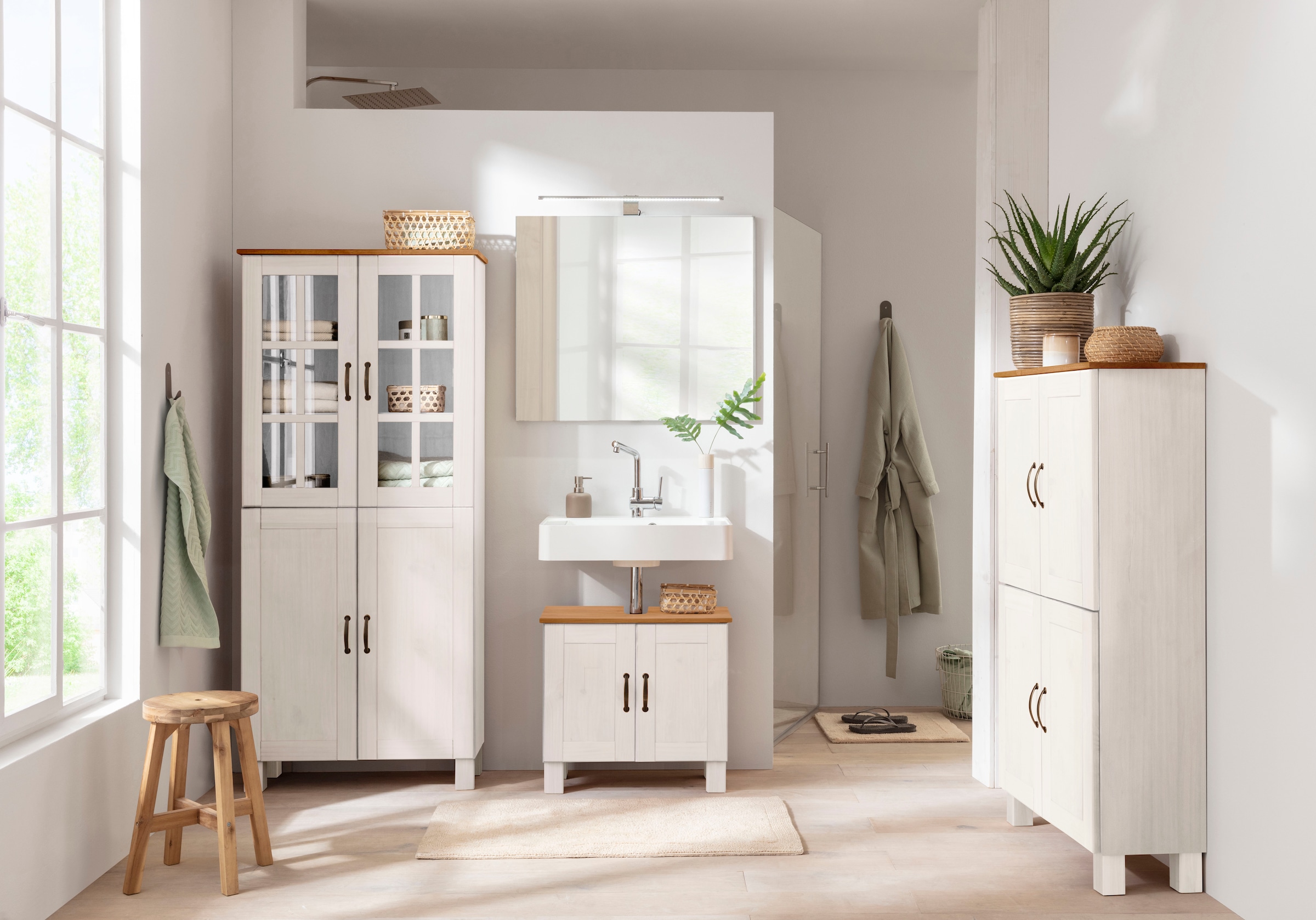 Home affaire Hochschrank »Rodby«, FSC®-zertifiziertes Massivholz, Breite 75cm, Höhe 170cm