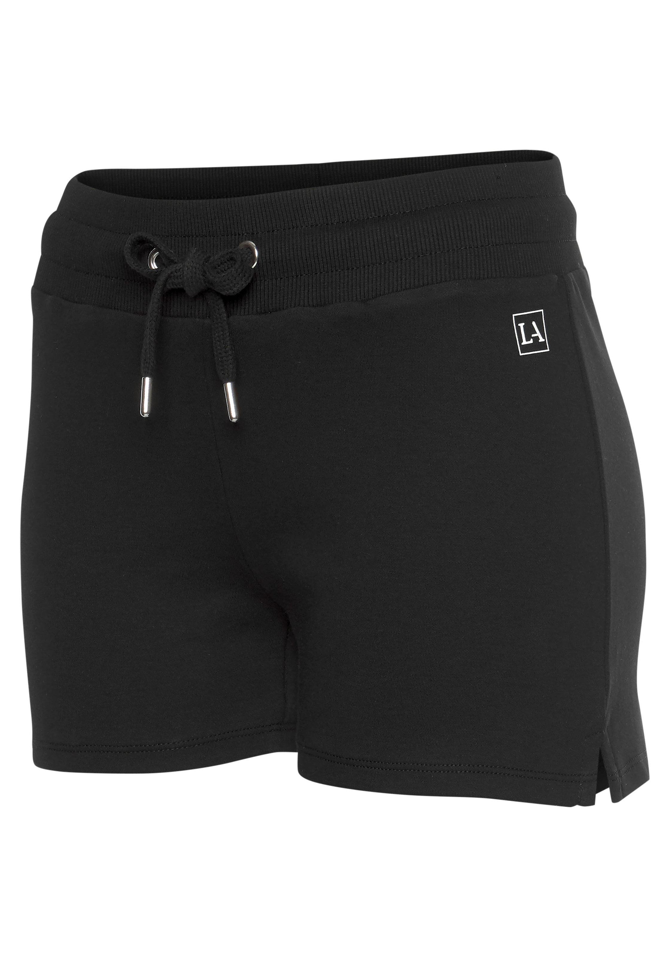 LASCANA ACTIVE Shorts »-Kurze Hose«, mit kleinen Seitenschlitzen