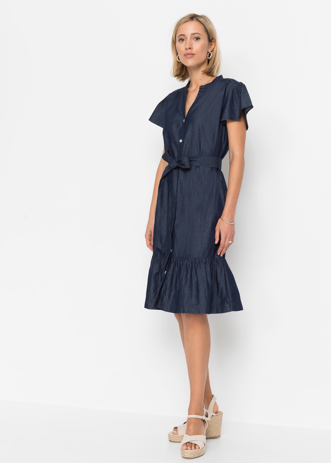 bonprix Robe en jean 1 tlg. für warme Tage, Kurzarm, aus Baumwolle, figurbetont