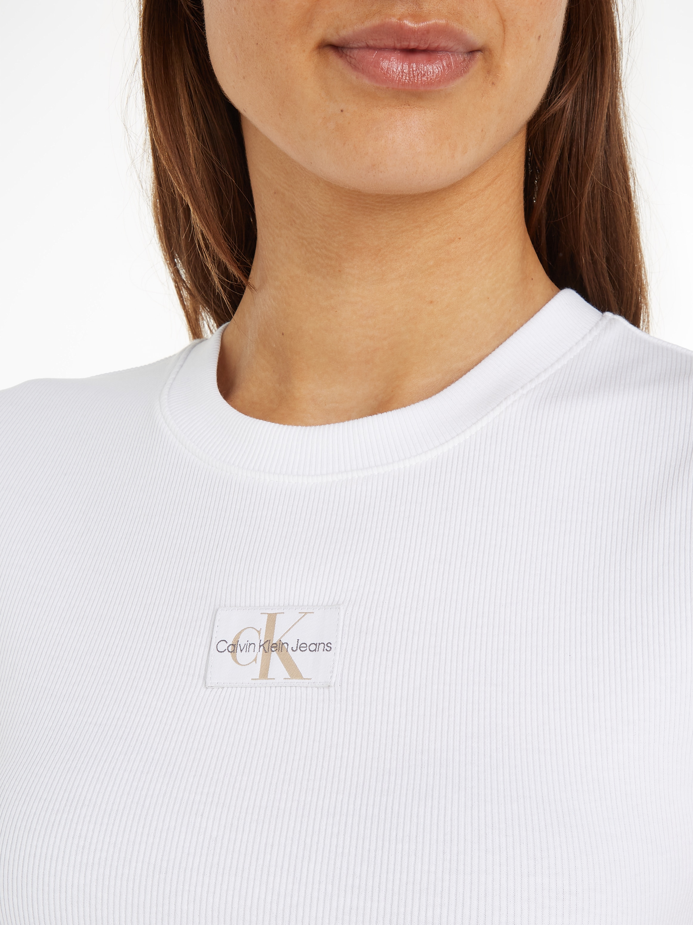 Calvin Klein Jeans T-Shirt »WOVEN LABEL RIB BABY TEE«, mit Logopatch