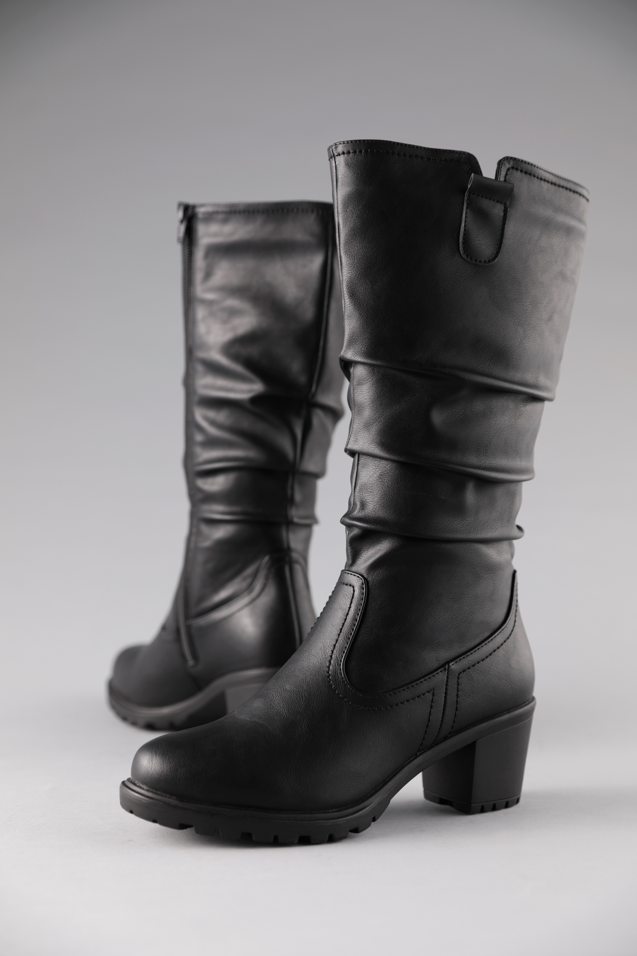 Aniston SHOES Stiefel, mit slouchy Schaft mit Raffungen - NEUE KOLLEKTION