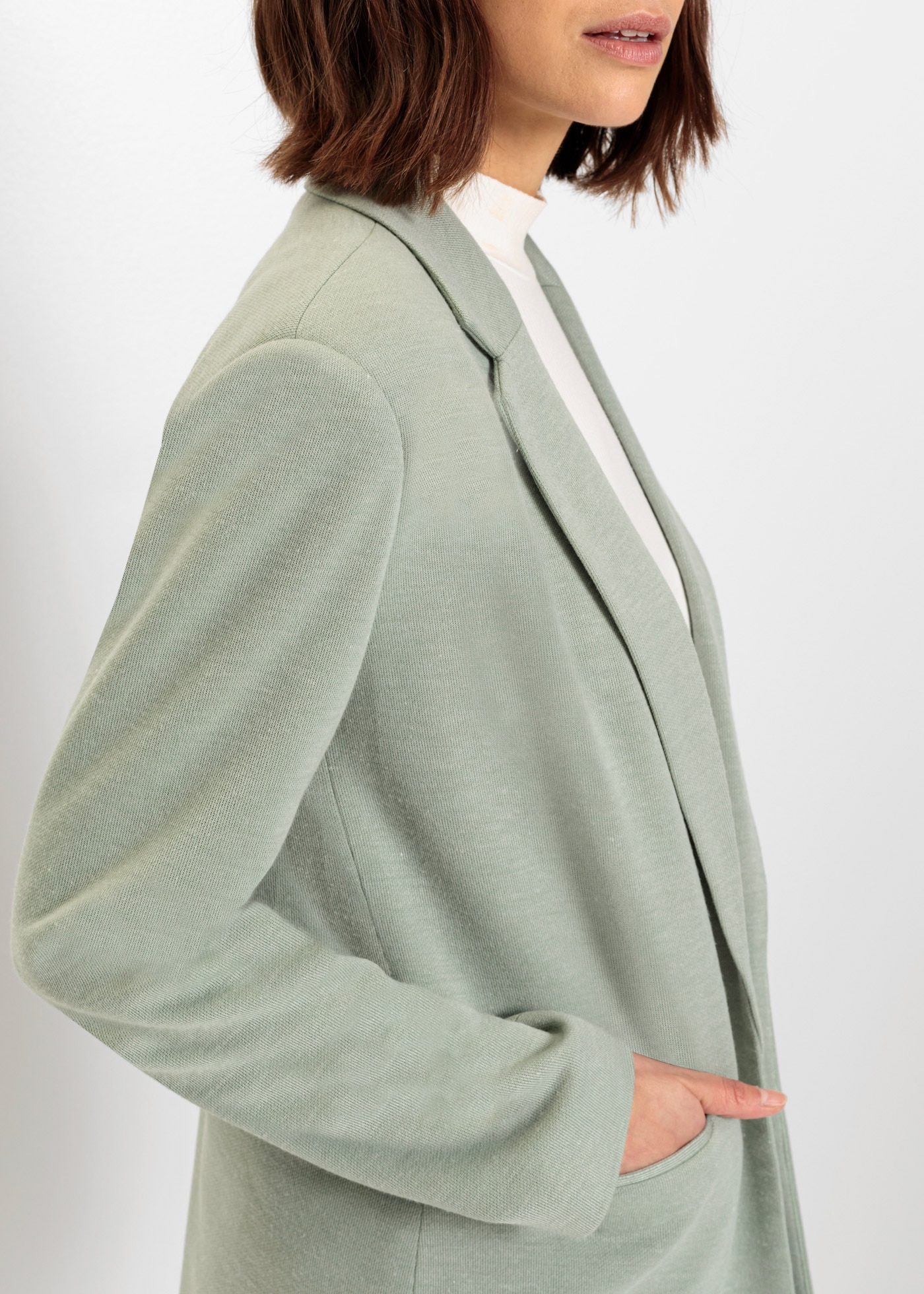 bonprix Blazer en jersey »Langer Jersey-Blazer mit Taschen« 1 mit Reverskragen, lockere Passform, aus Viskose und Polyester