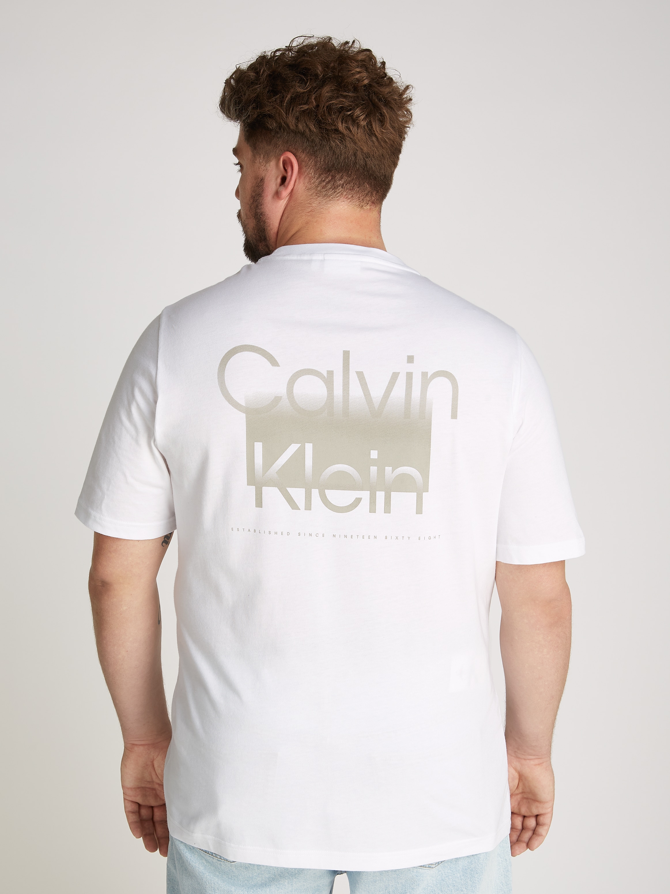 Calvin Klein Big&Tall T-Shirt »BT_ENLARGED BACK LOGO T-SHIRT«, in grossen Grössen mit Markenlabel