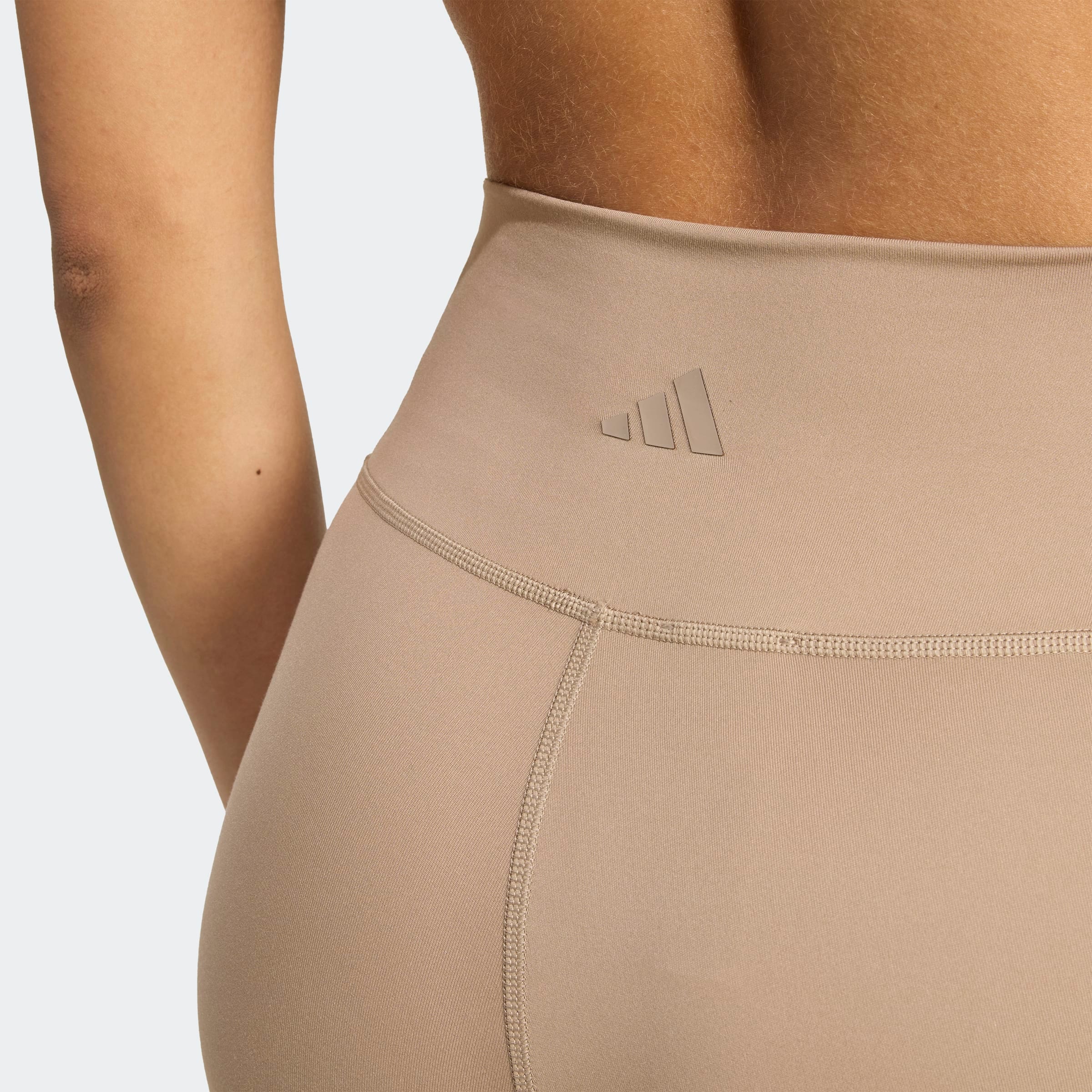 adidas Performance Caleçon d'entraînement »ALL ME ESSENTIALS FLARE LEGGINGS«  mit ausgestelltem Bein, aus weichem und dehnbarem Strickmaterial