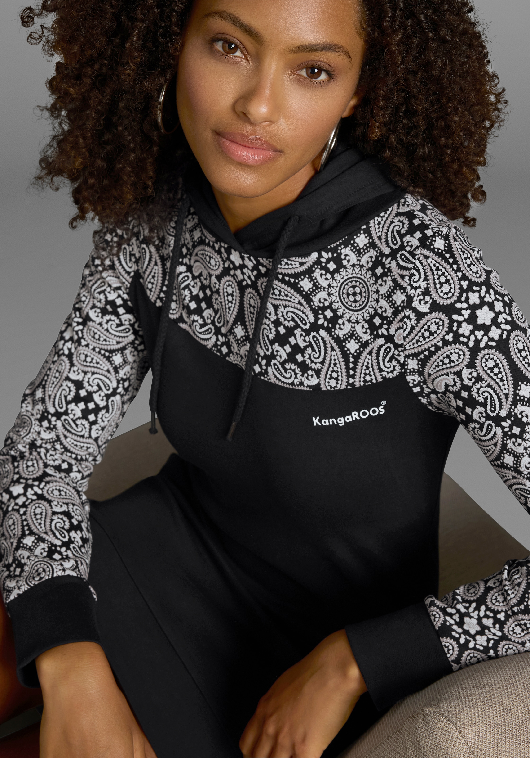 KangaROOS Sweatkleid, Mini-Länge, sportlicher Stil, aus Baumwolle, langärmlig