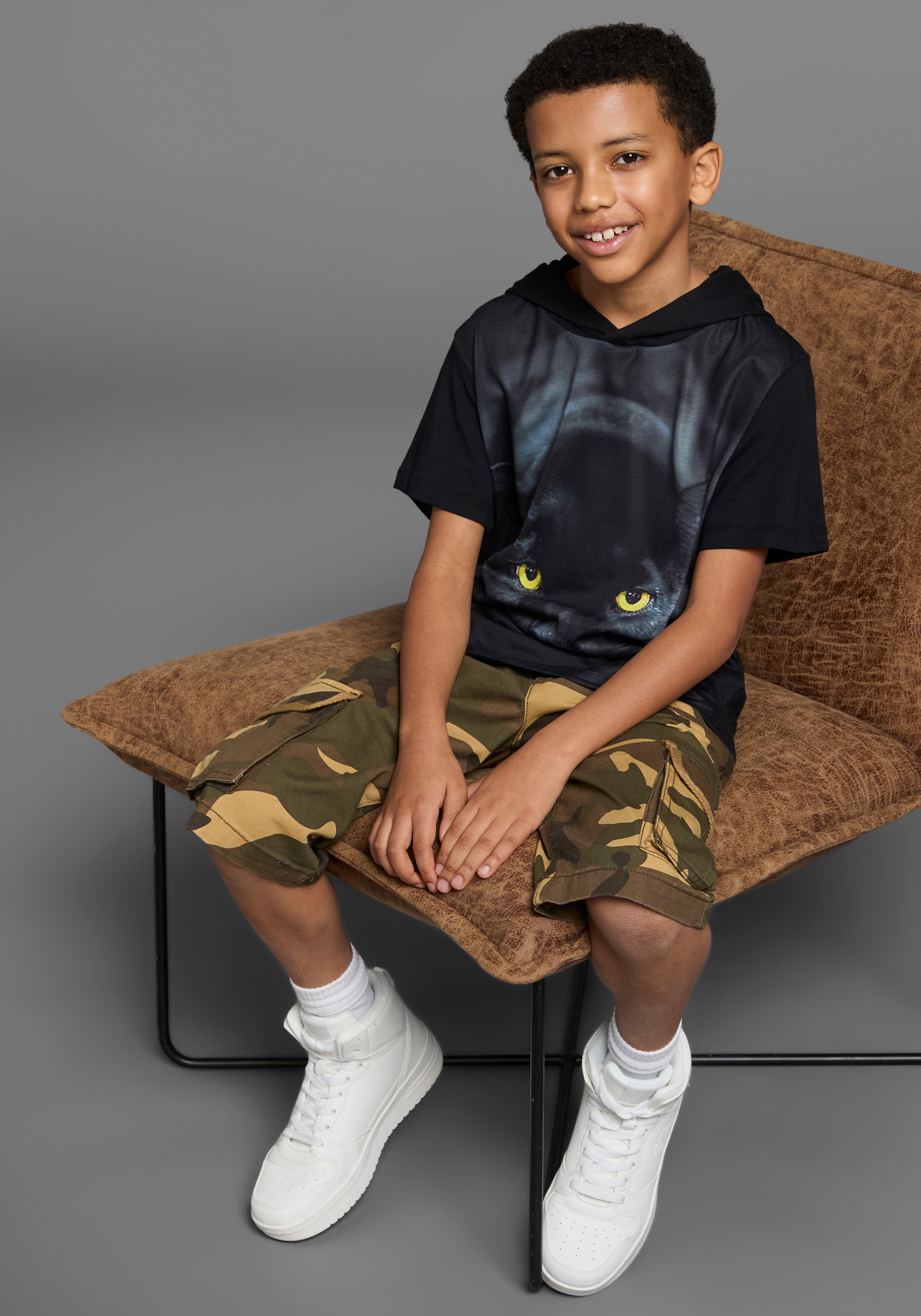 KIDSWORLD T-Shirt », Kapuzen-T-Shirt mit Fotoprint: PANTHER«, Kurzarm, modische Passform, mit stylischem Druck