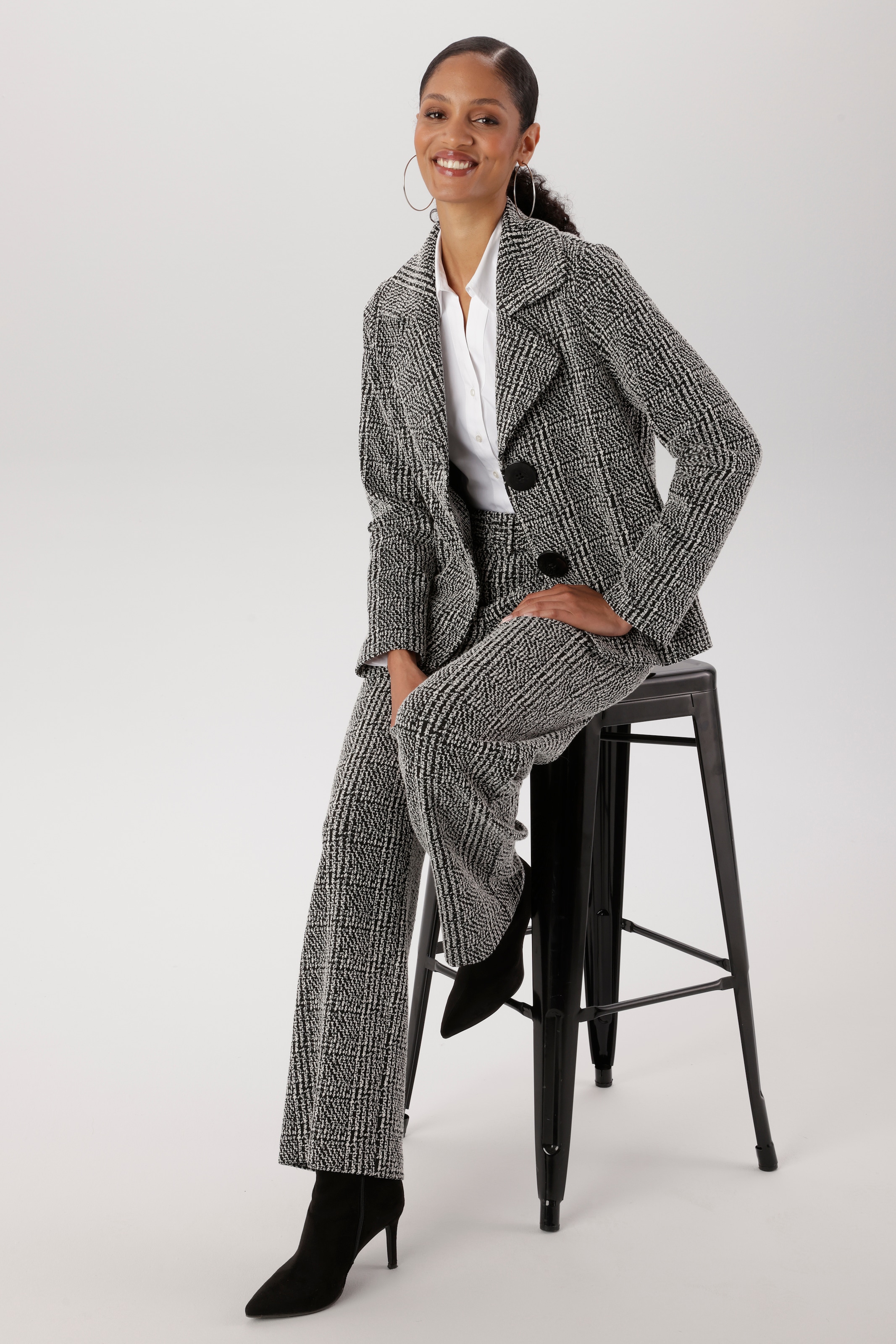 Aniston SELECTED Blazer court en coupe courte moderne et motif classique à carreaux - NOUVELLE COLLECTION