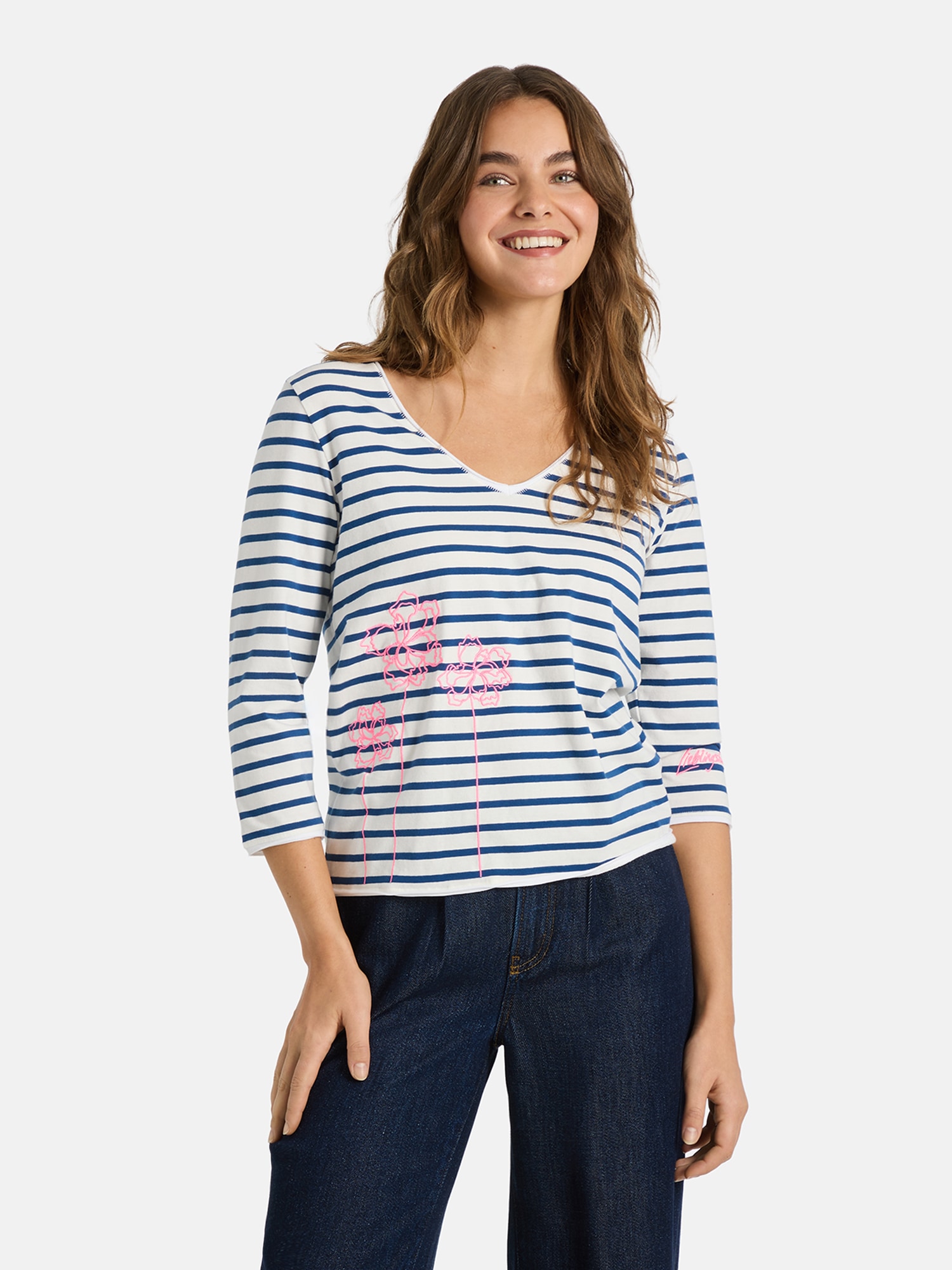 Image of Lieblingsstück 3/4-Arm-Shirt "TylaL" mit V-Ausschnitt, bestickt