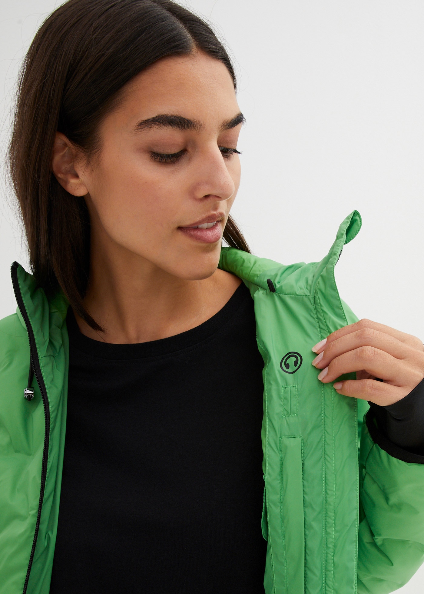 bonprix Funktionsjacke mit Kapuze ultraleichte Wattierung, Handy-Innentasche mit  Kabelausgang