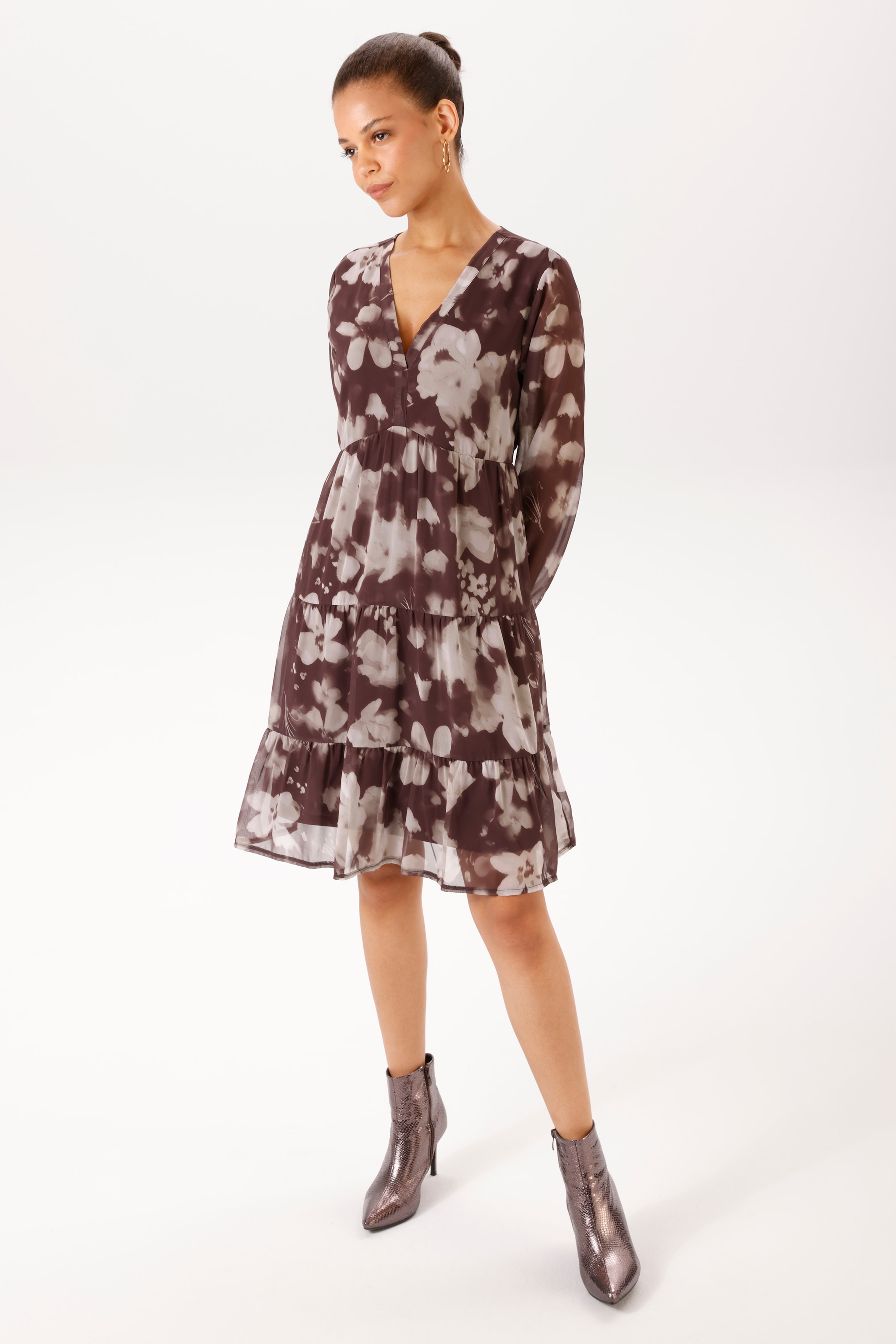 Aniston CASUAL Robe chemisier imprimé de fleurs batik graphiques - NOUVELLE COLLECTION