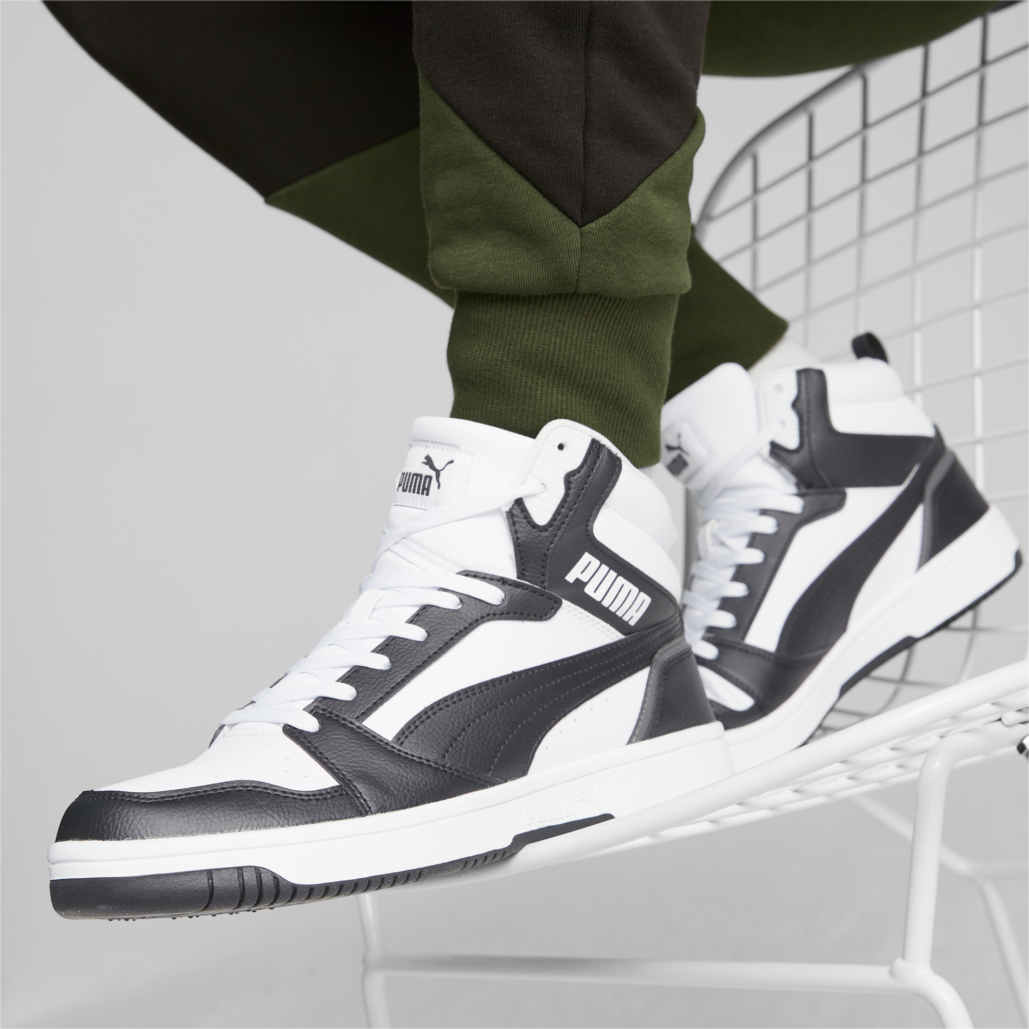 PUMA Sneakers »REBOUND V6«  hauteur cheville, dessus déperlant, semelle intérieure douce