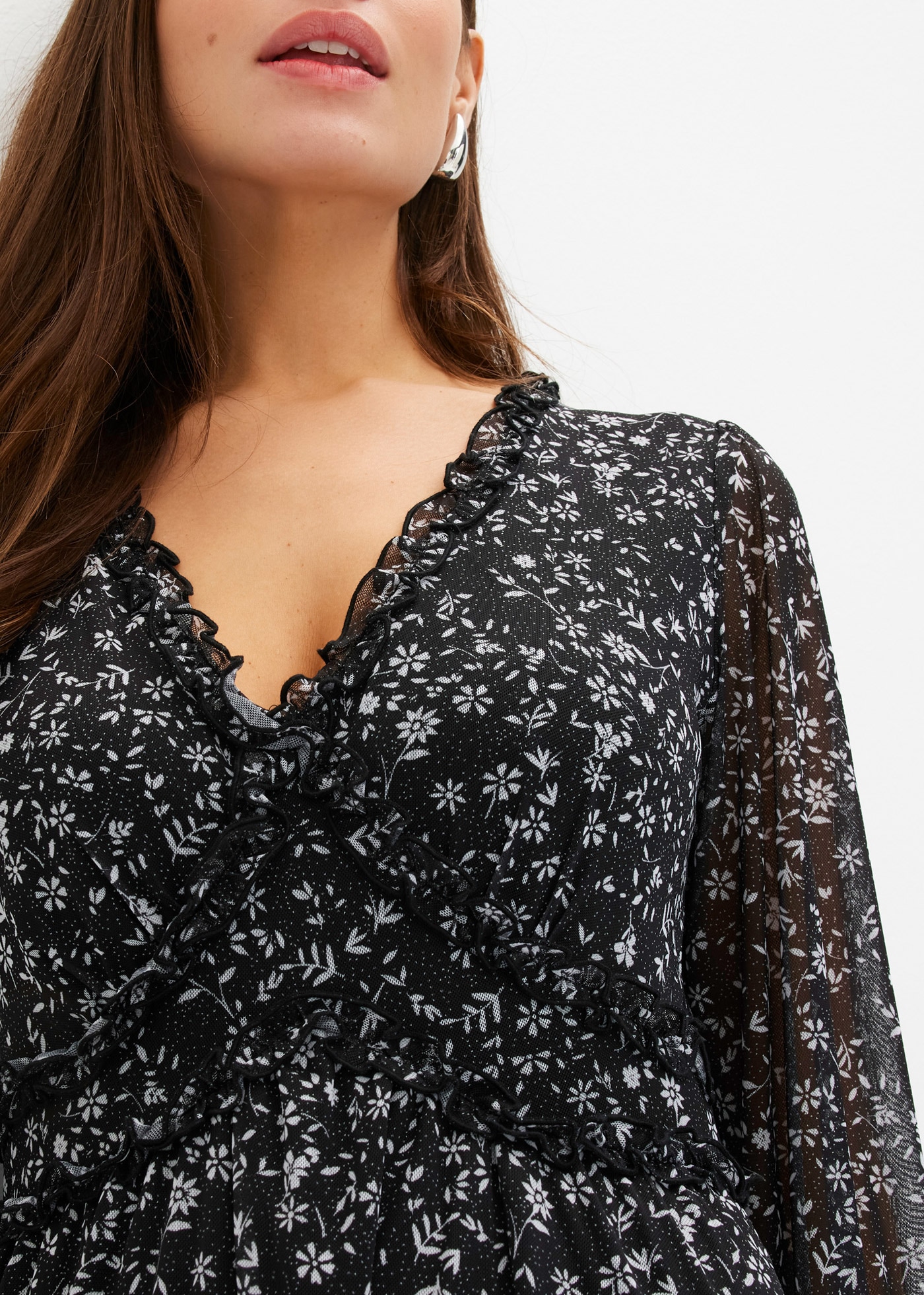 bonprix Mini-robe 1 tlg. eleganter Stil, aus Mesh-Material mit floralem Druck, mit langem Arm