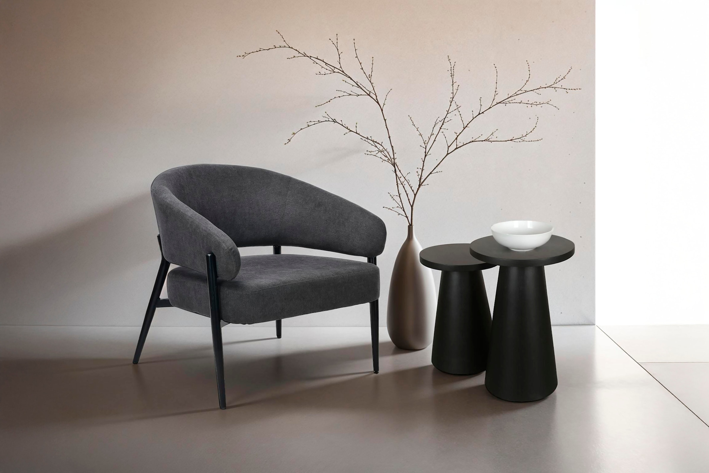 byLIVING Beistelltisch »Cone«, (Set), aus Massivholz in schwarz oder white wash, verschiedenen Grössen