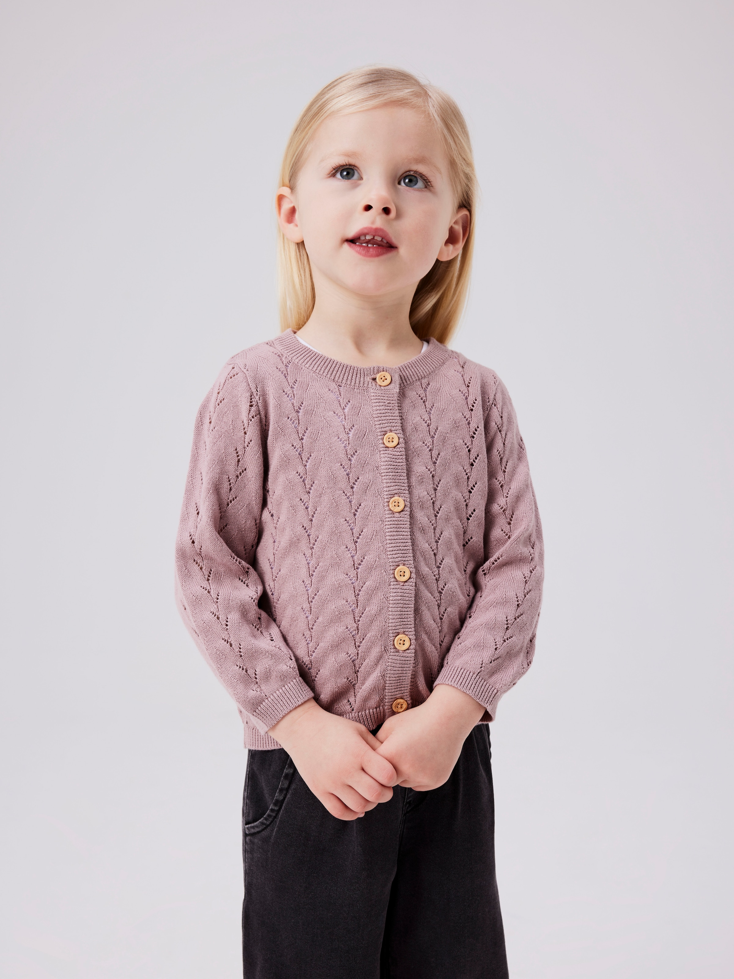 Image of Name It Strickjacke "NMFBANNI für Mädchen mit Ajour-Strick und Rippbündchen" unifarben, casual, regular fit, Baumwolle, Rundhals