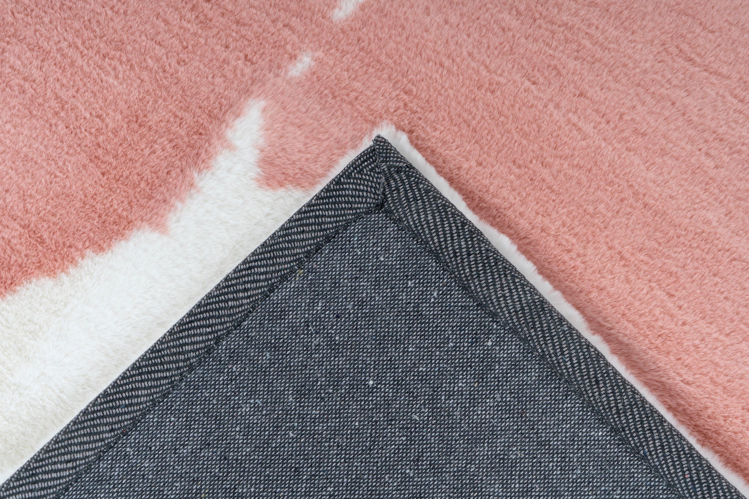 Bruno Banani Hochflor-Teppich »Makayla«, rechteckig, 30 mm Höhe, Kuhfell-Muster, Kunstfell, weicher Flor
