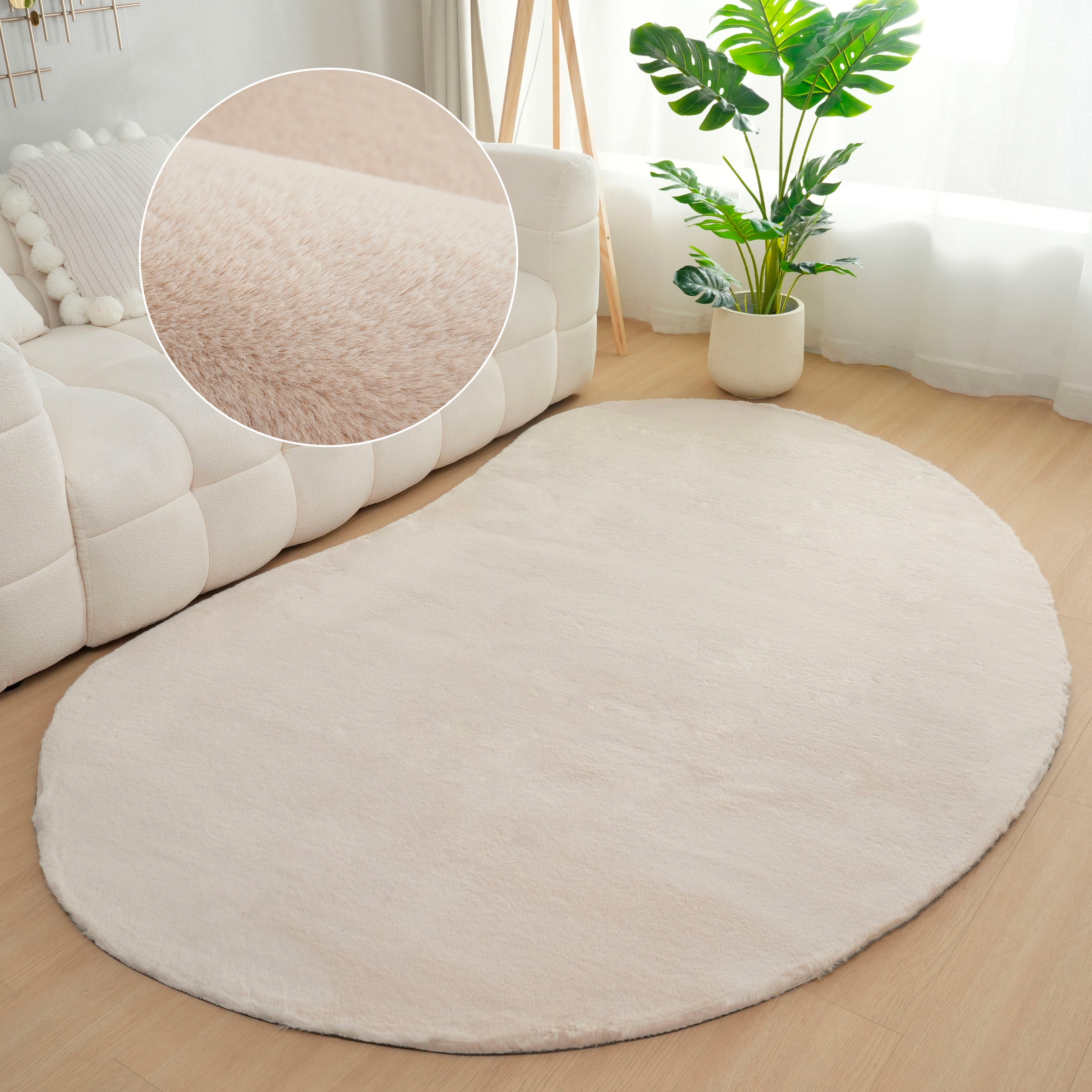 Image of Bruno Banani Hochflor-Teppich "Rabbit 2 Bean, Kunstfell Teppich, Modern, besondere Form" U-förmig 25 mm Höhe Kaninchenfell-Haptik, Microfaser, Wohnzimmer, Schlafzimmer, Esszimmer