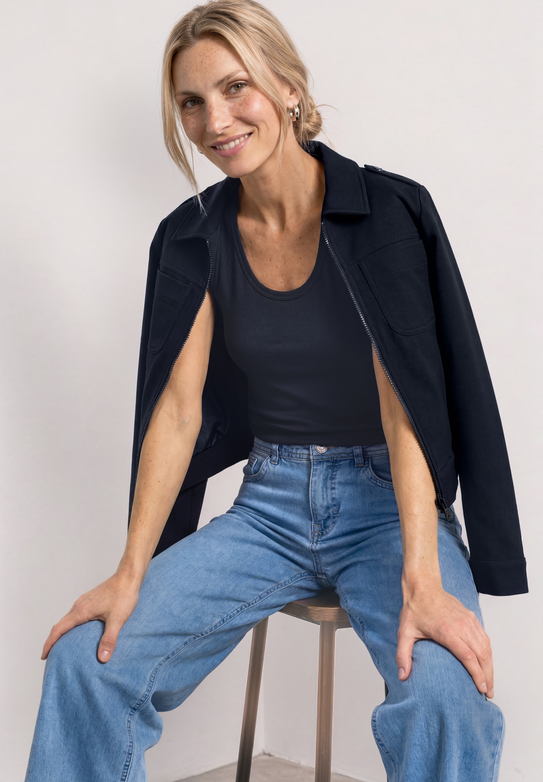 Image of STREET ONE Shirttop Sommertop mit V-Neck und Knopfdetail