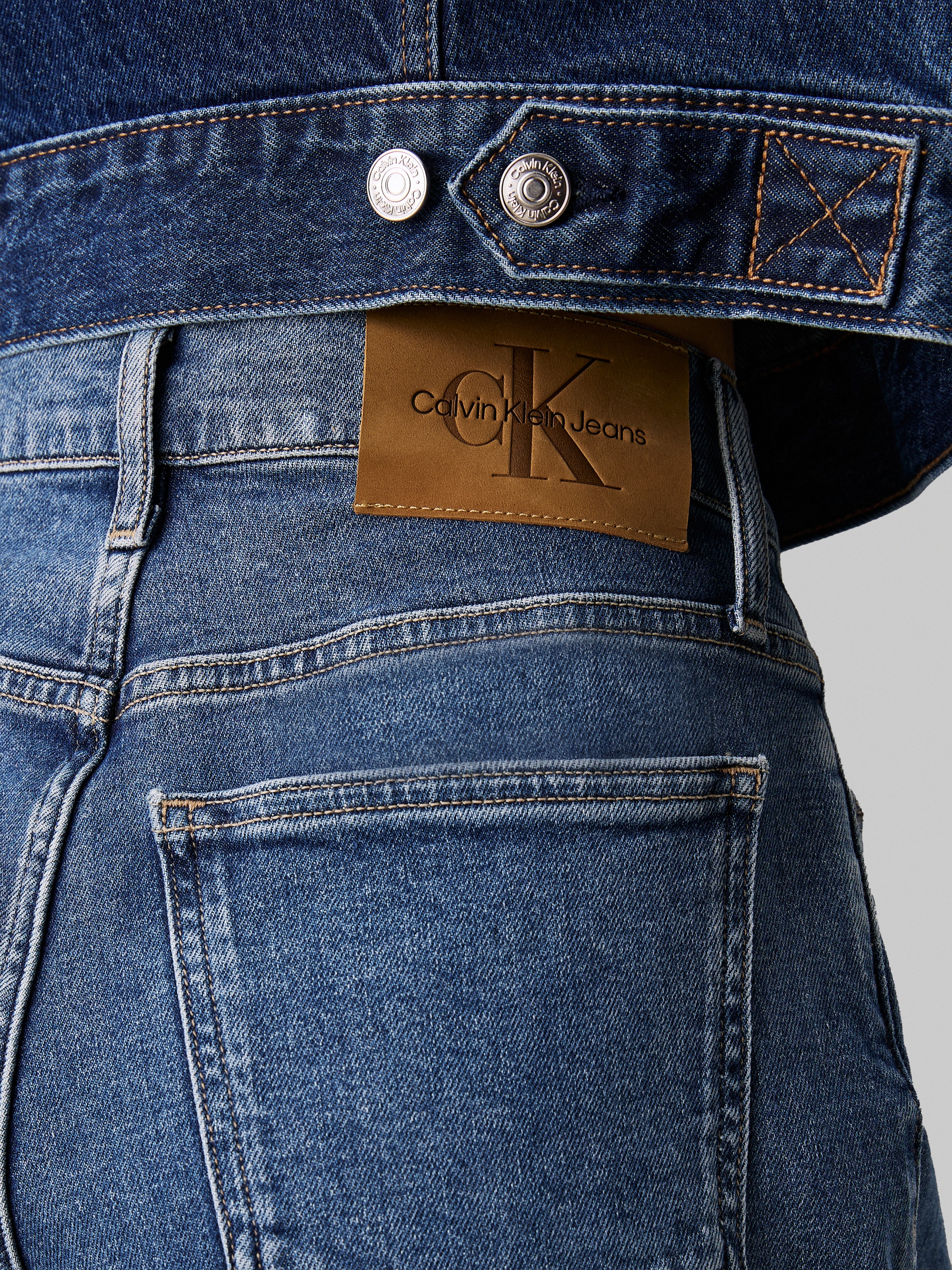 Calvin Klein Jeans Mom-Jeans »MOM JEAN«, im 5-Pocket-Style