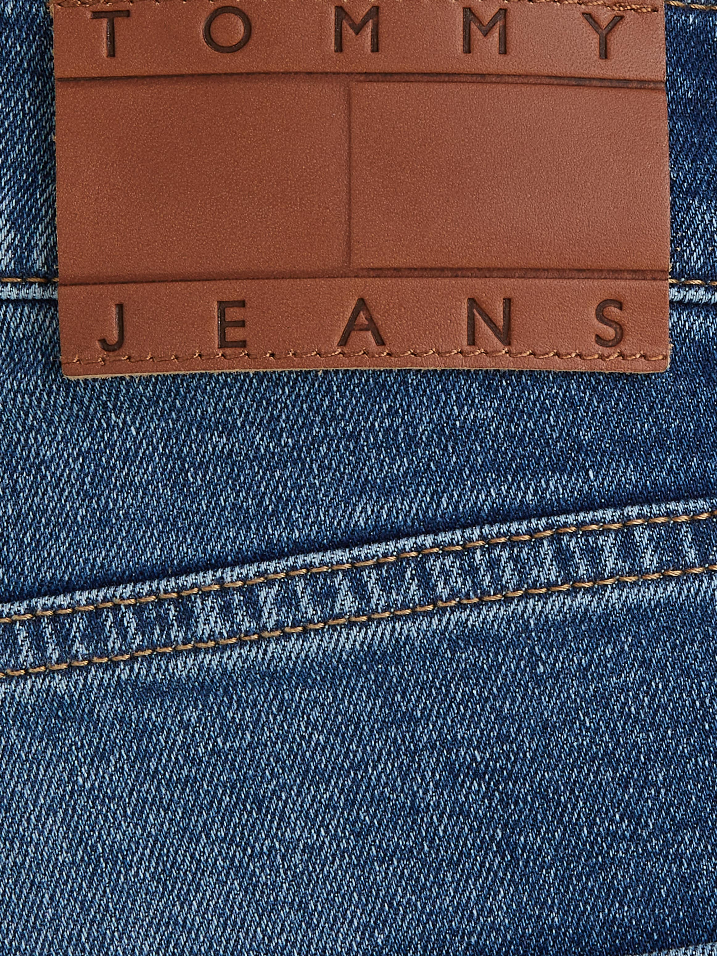 Tommy Jeans Dad-Jeans »DAD JEAN RGLR«, im 5-Pocket-Style