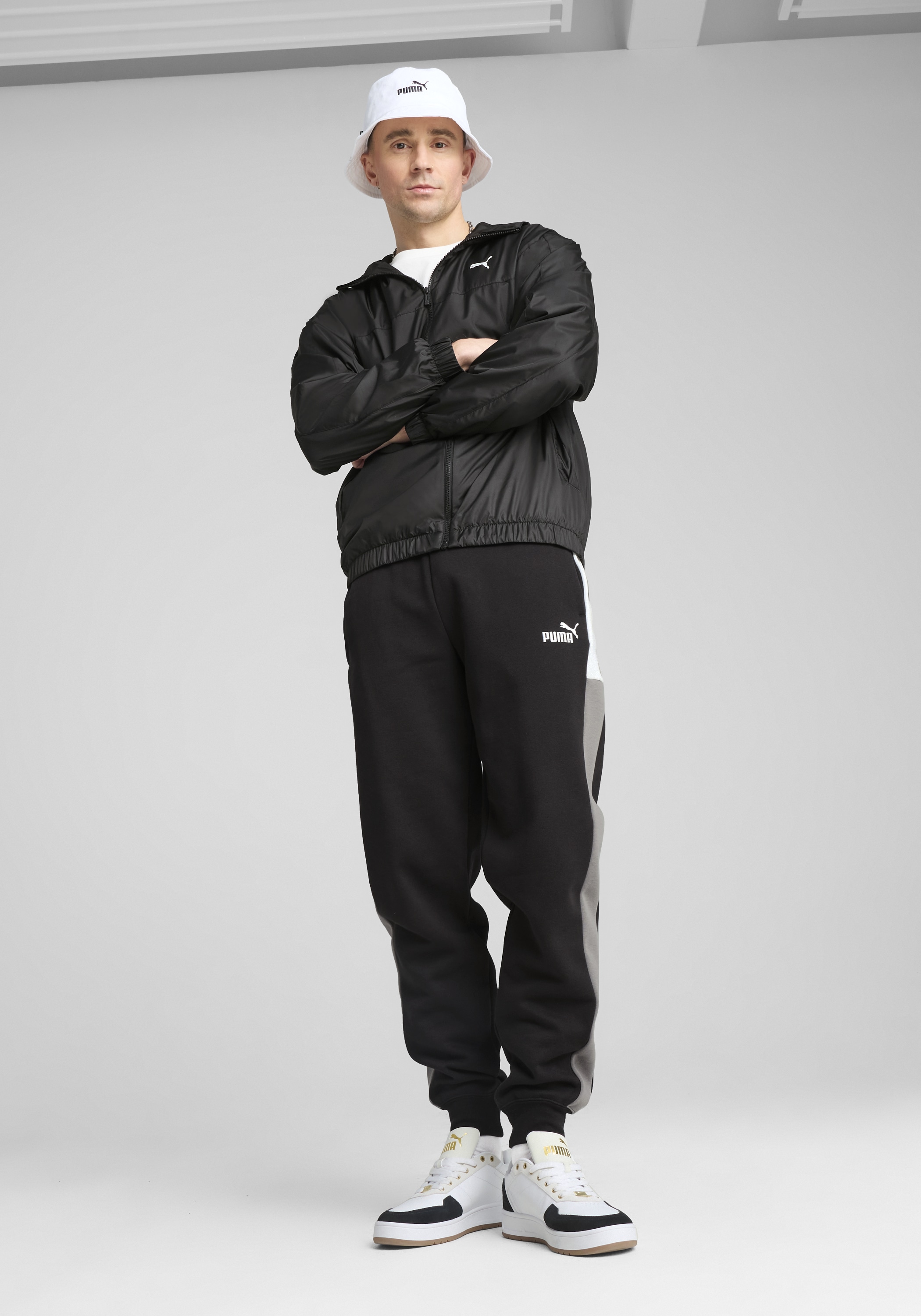 PUMA Coupe-vent »ESS UV RELAXED WINDBREAKER M« mit Kapuze mit Eingrifftaschen, mit WindCELL Technologie, wärmeisolierend