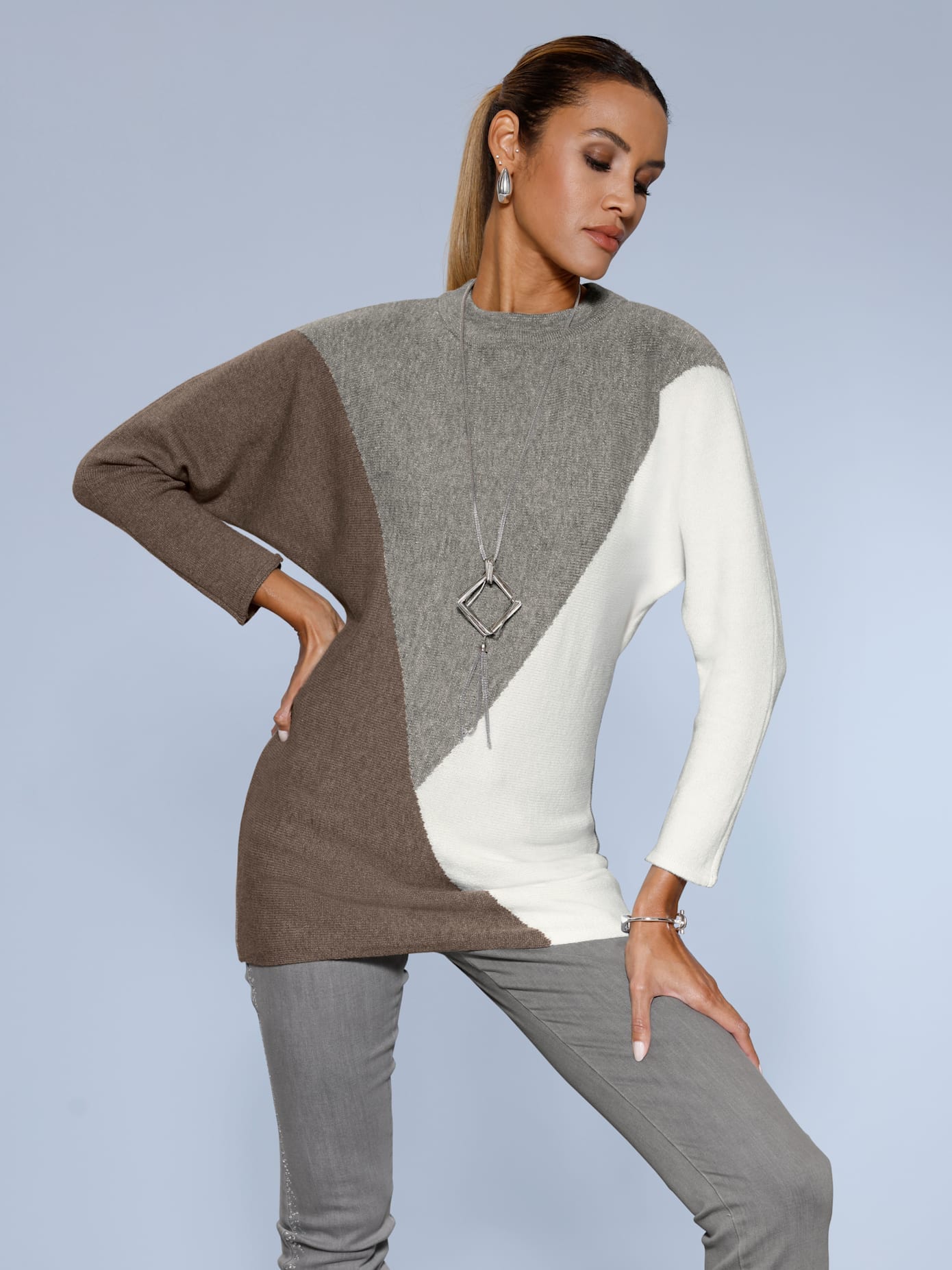 Image of creation L Fledermauspullover "Stehkragen-Pullover"